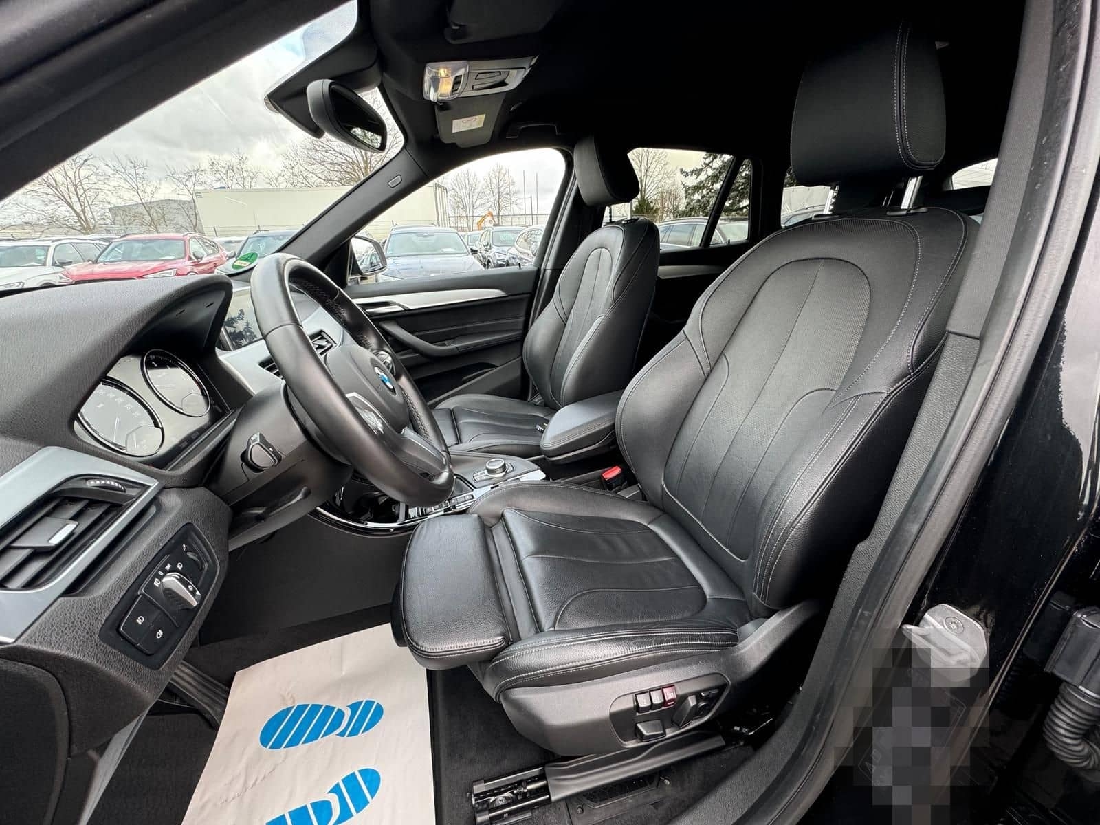 BMW X1  xDrive 20d M-SportPaket Leder Navi AHK PDC foto 8