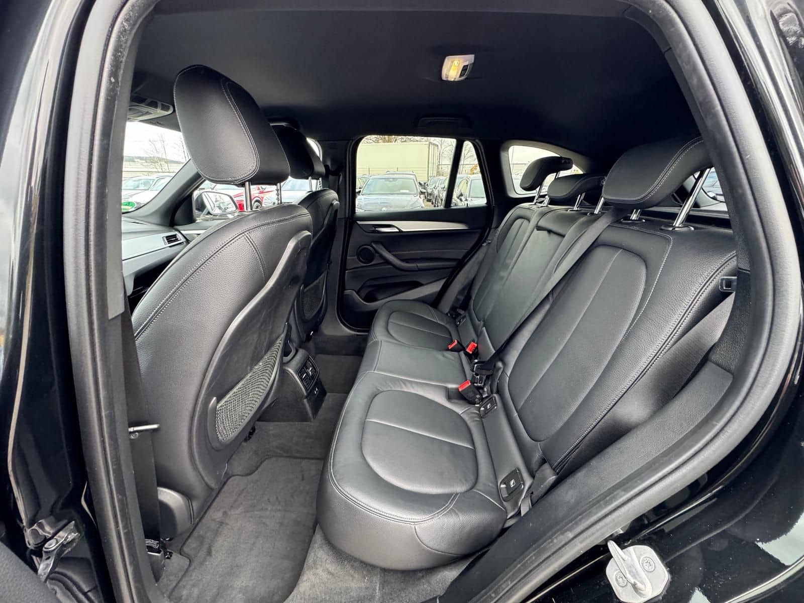 BMW X1  xDrive 20d M-SportPaket Leder Navi AHK PDC foto 10