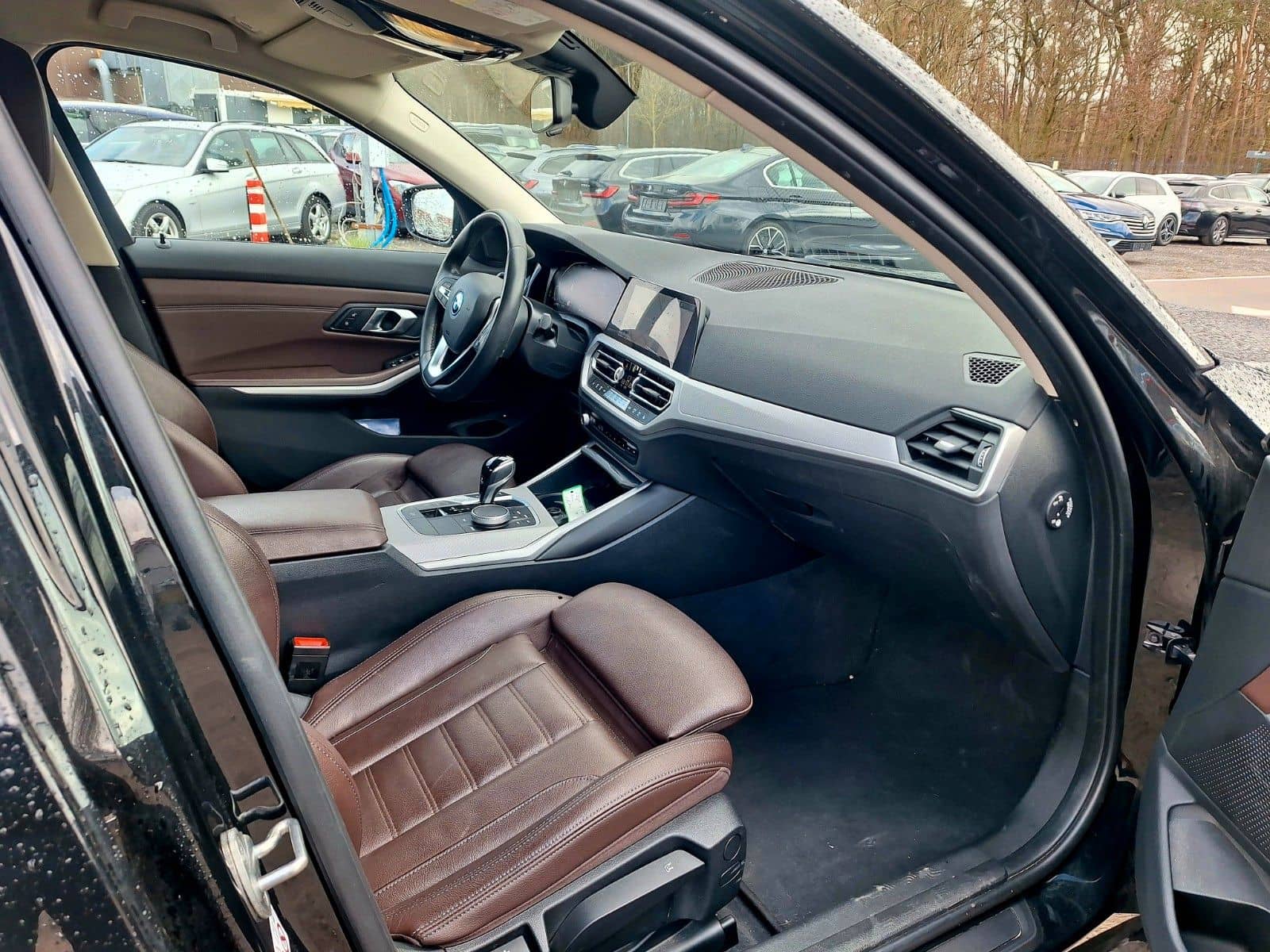 BMW 320e*Navi*LED*Leder*SHZ*Cam-PDC*ToteWinkel foto 10