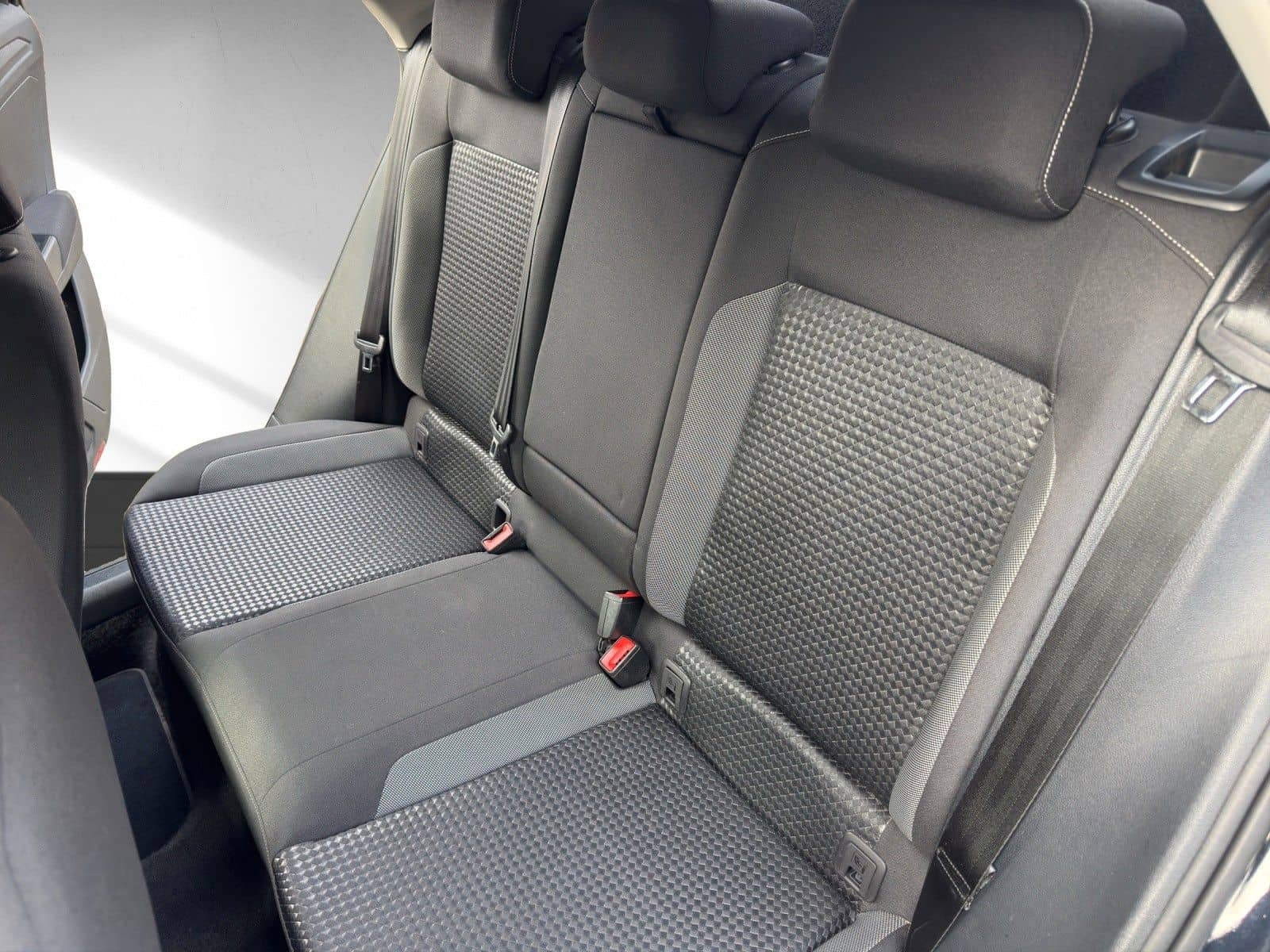 Volkswagen T-Roc 1.5 TSI R-Line,LED,e-Klappe,Winterp,19" foto 13