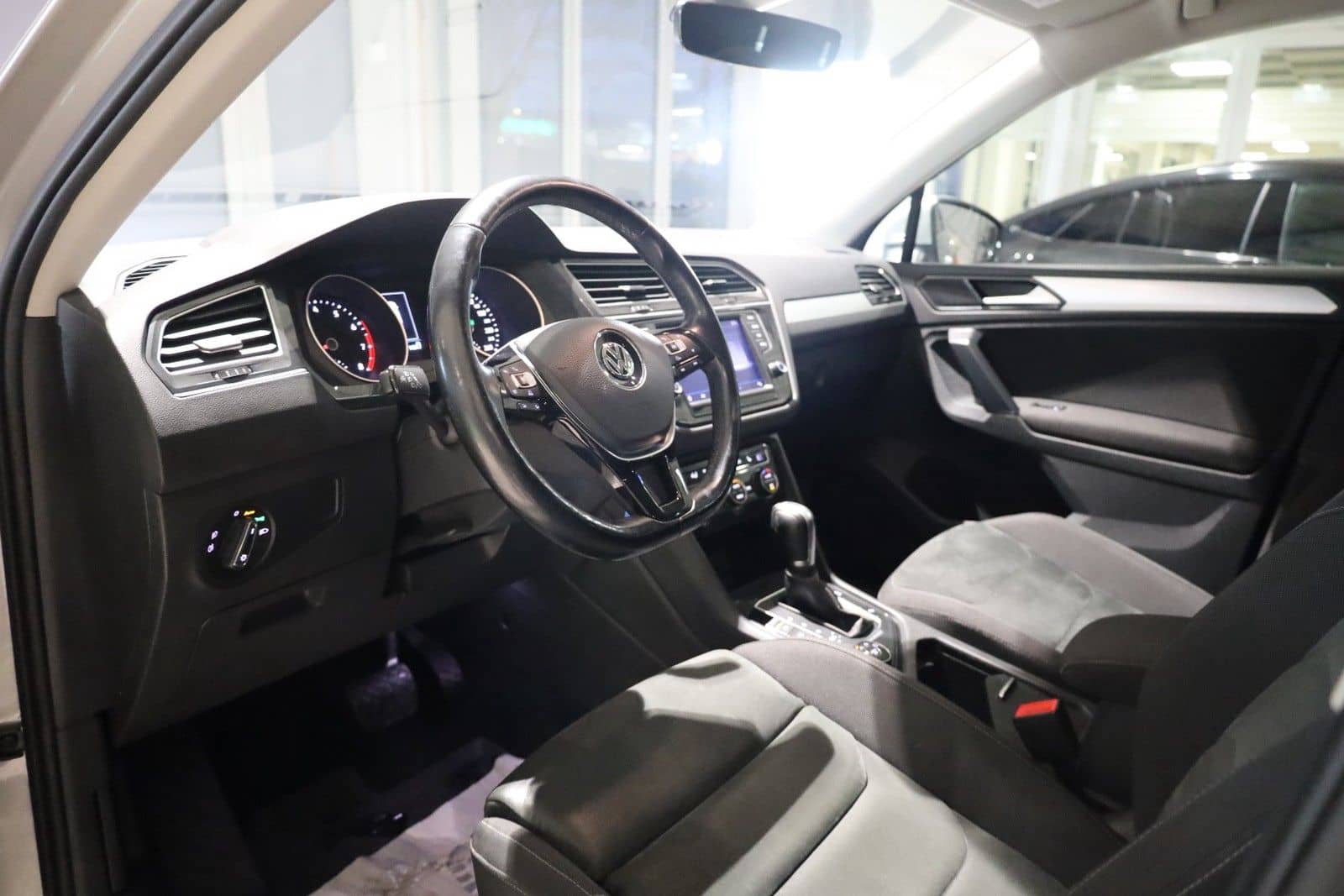 Volkswagen Tiguan R-LINE 4Motion foto 16