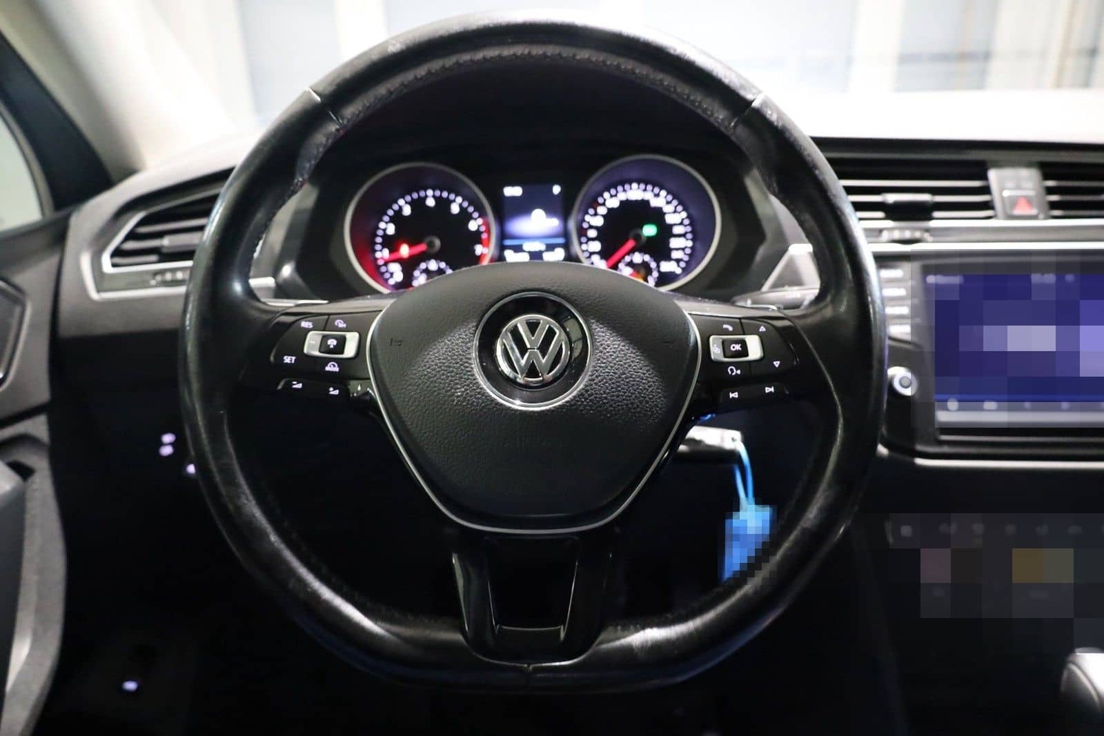 Volkswagen Tiguan R-LINE 4Motion foto 19