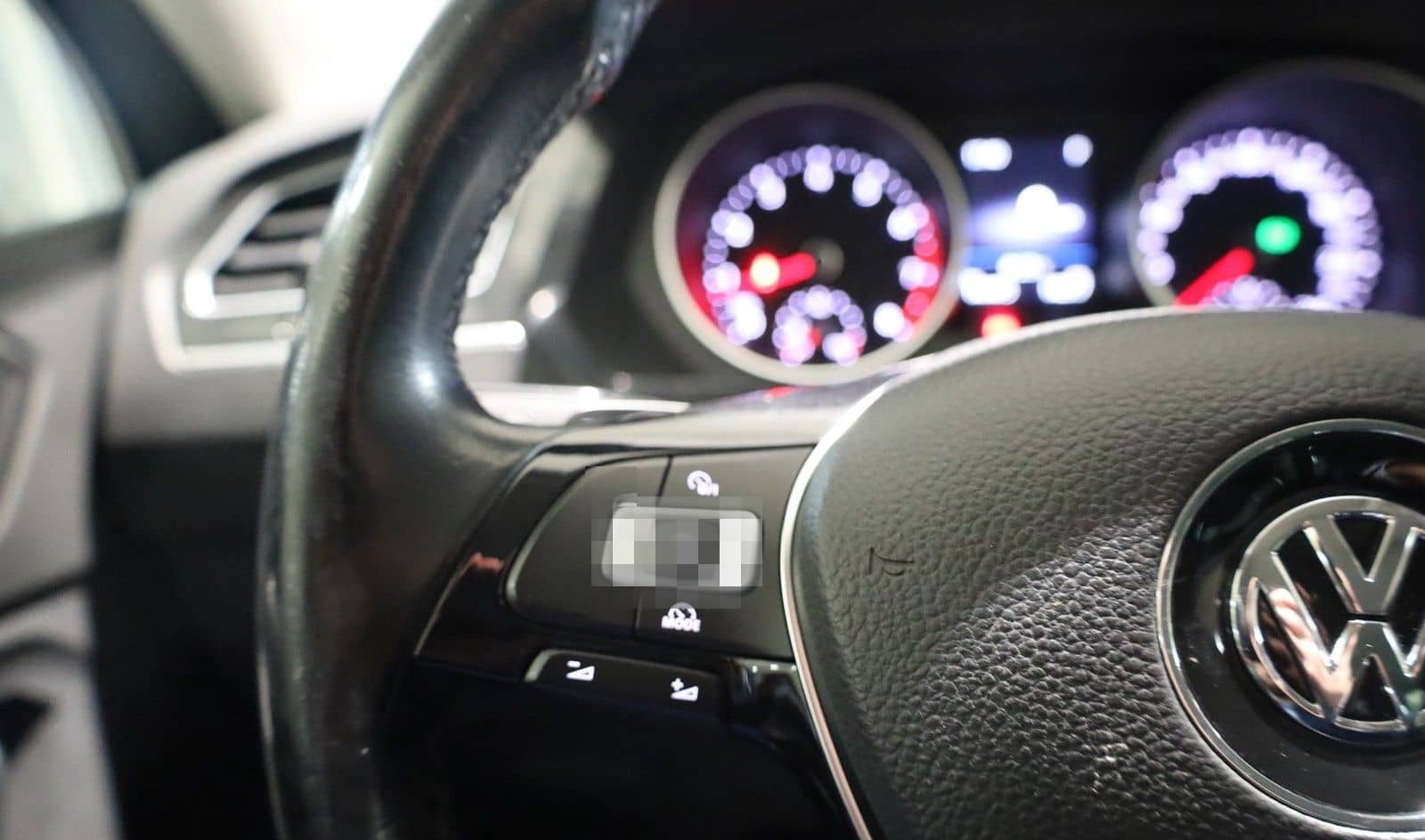 Volkswagen Tiguan R-LINE 4Motion foto 20