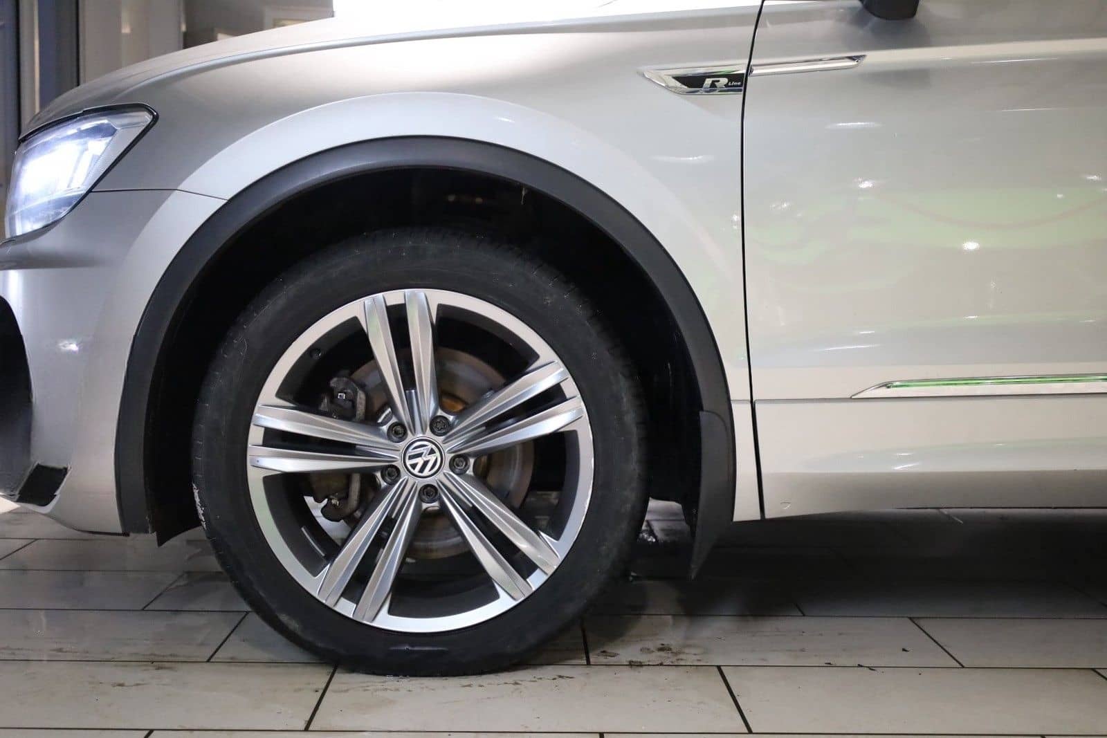 Volkswagen Tiguan R-LINE 4Motion foto 3