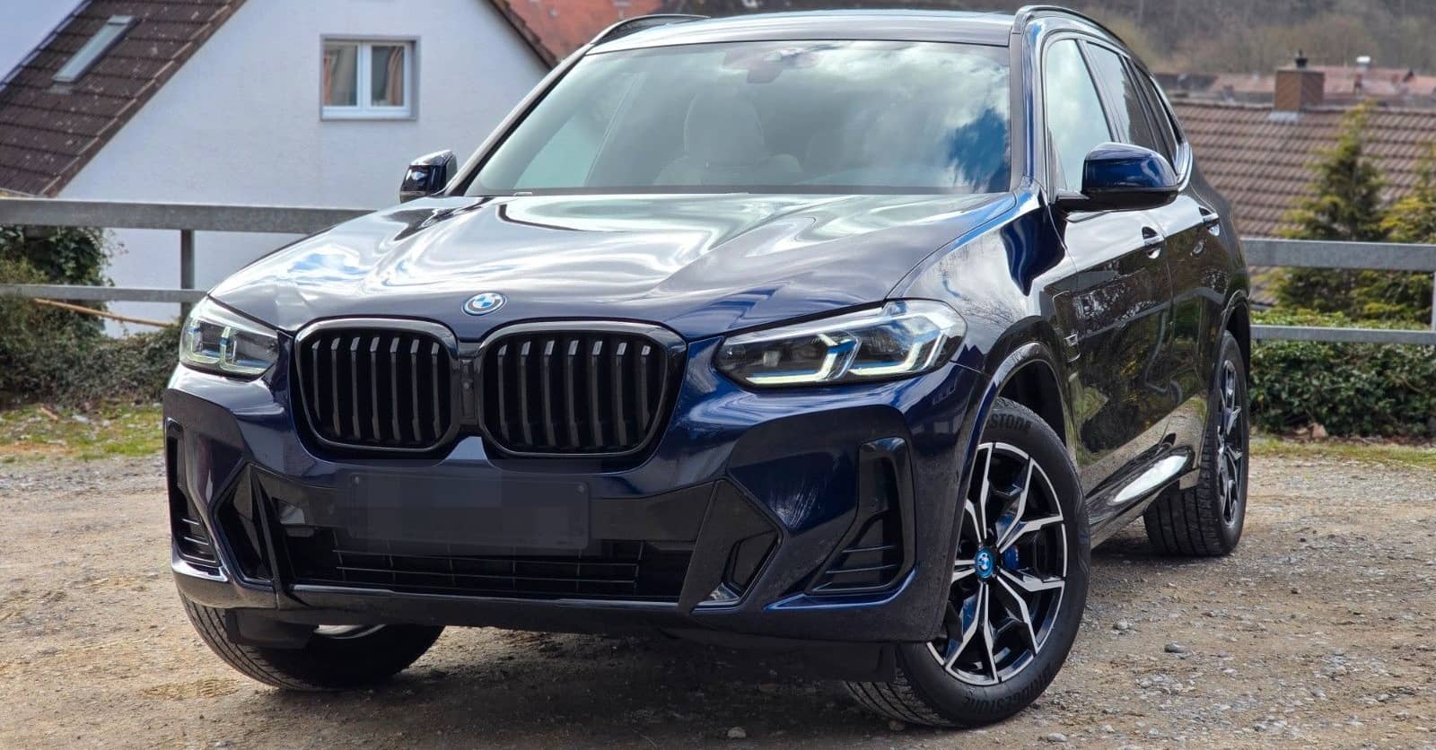 BMW X3 xDrive 30 e M Sport PANO 360 HUD AHK LASER foto 1