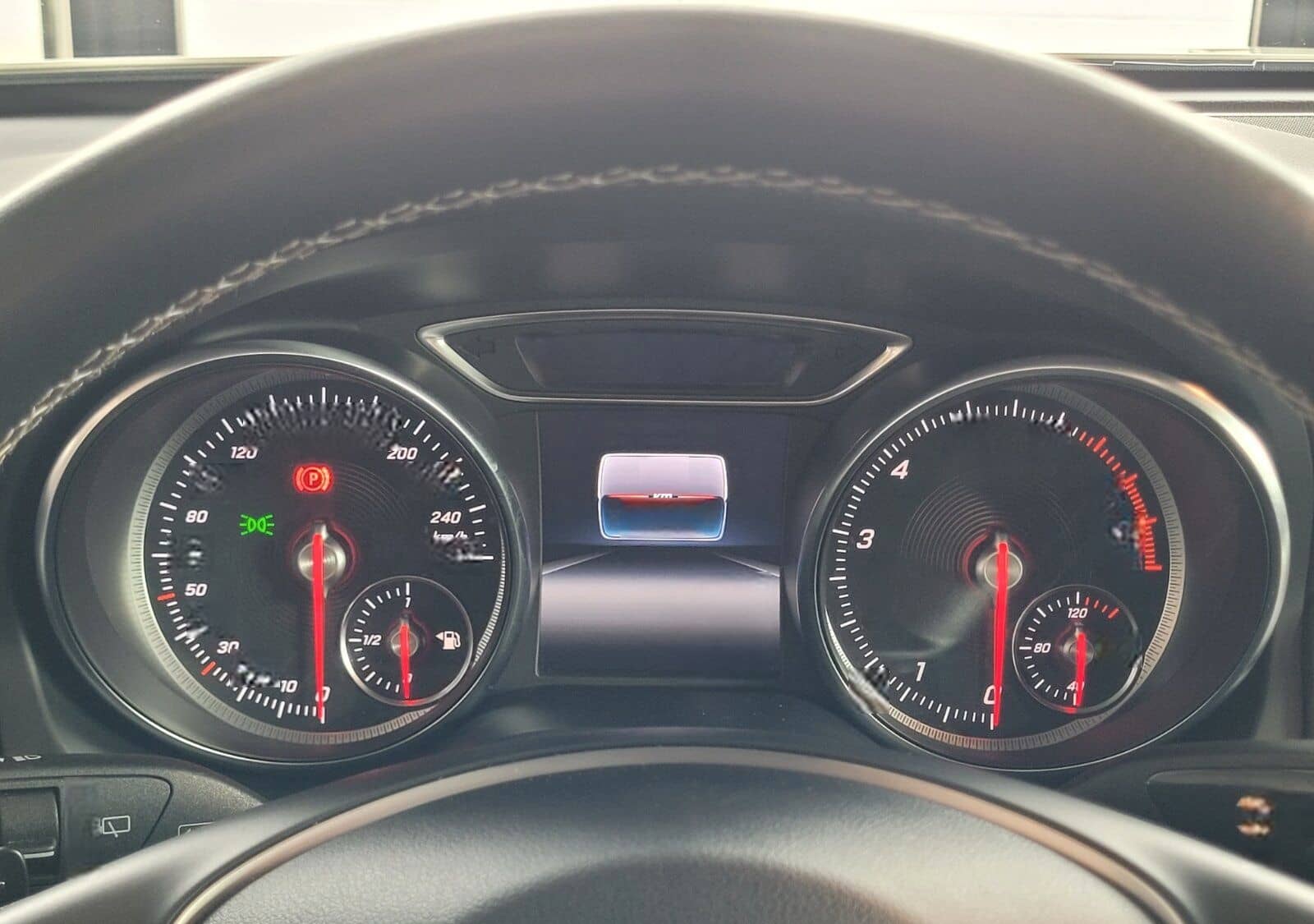 Mercedes-Benz GLA 250 4M URBAN TWA NAVI PANO LED RFK SPIEGEL.P foto 22