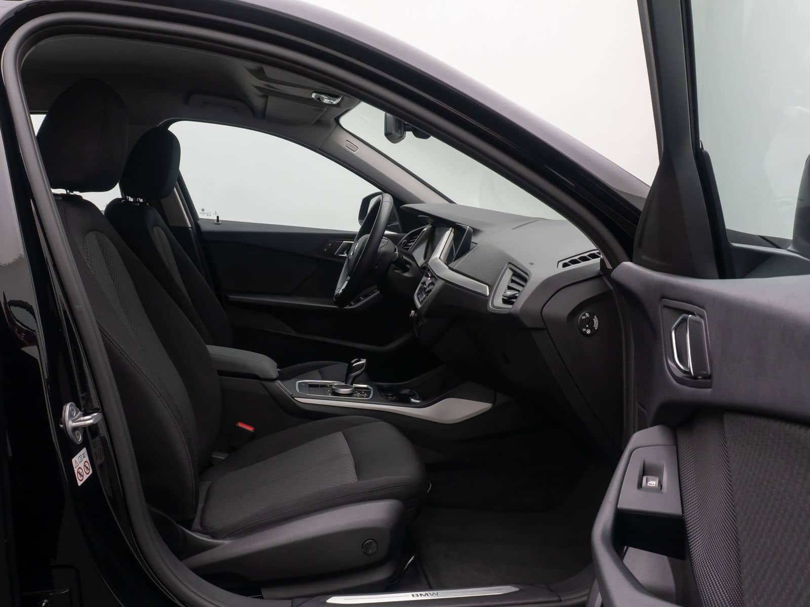 BMW 118d GeschwindigReg PDC DAB LED CockpitPro WLAN foto 24