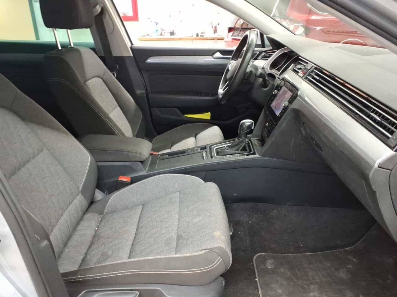 Volkswagen Passat Variant 2.0 TDI AHK HUD NAV LED foto 11