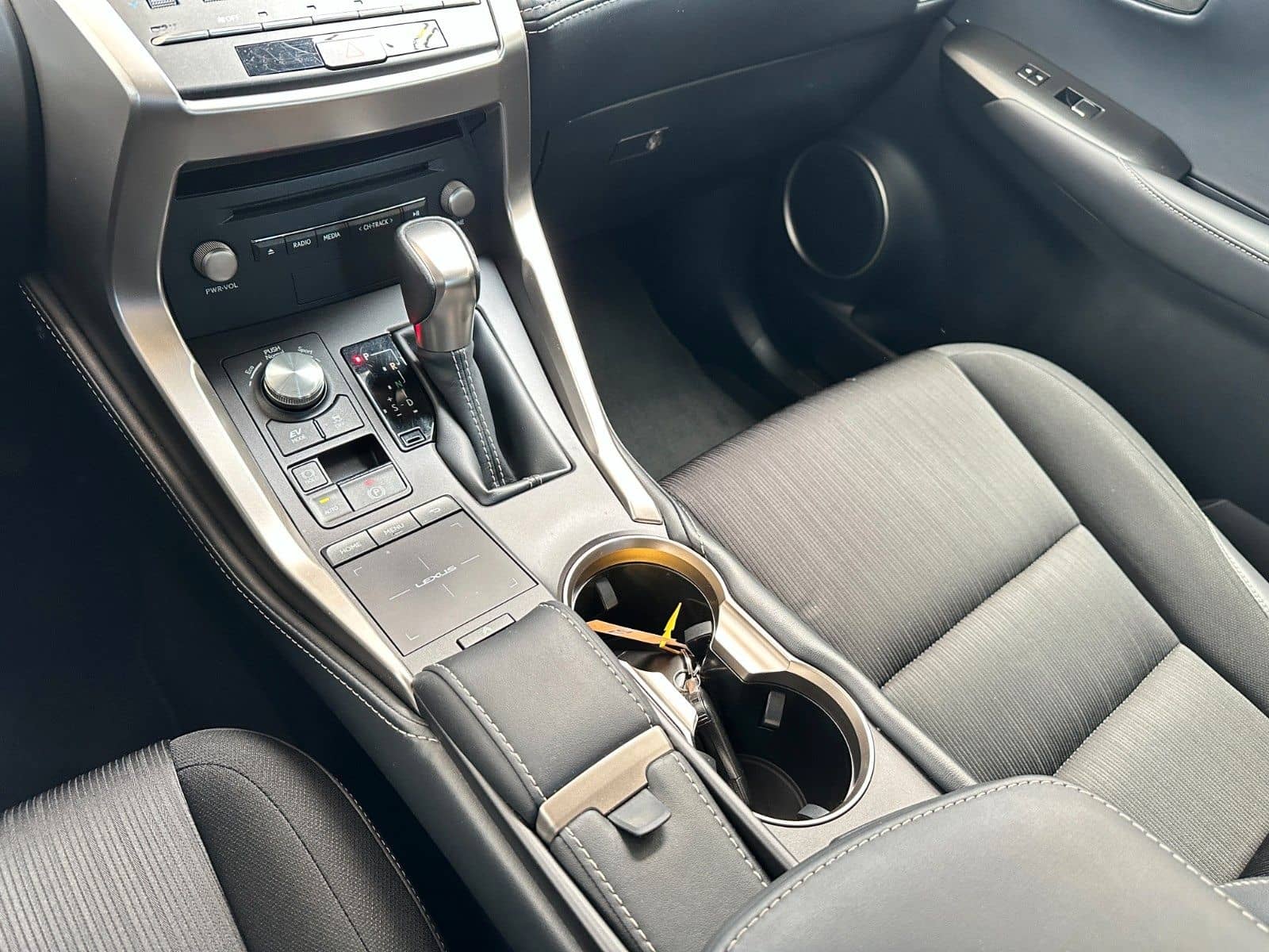 Lexus NX 300 | 2.5 Hybrid | 300h | Kamera | Automatik foto 14