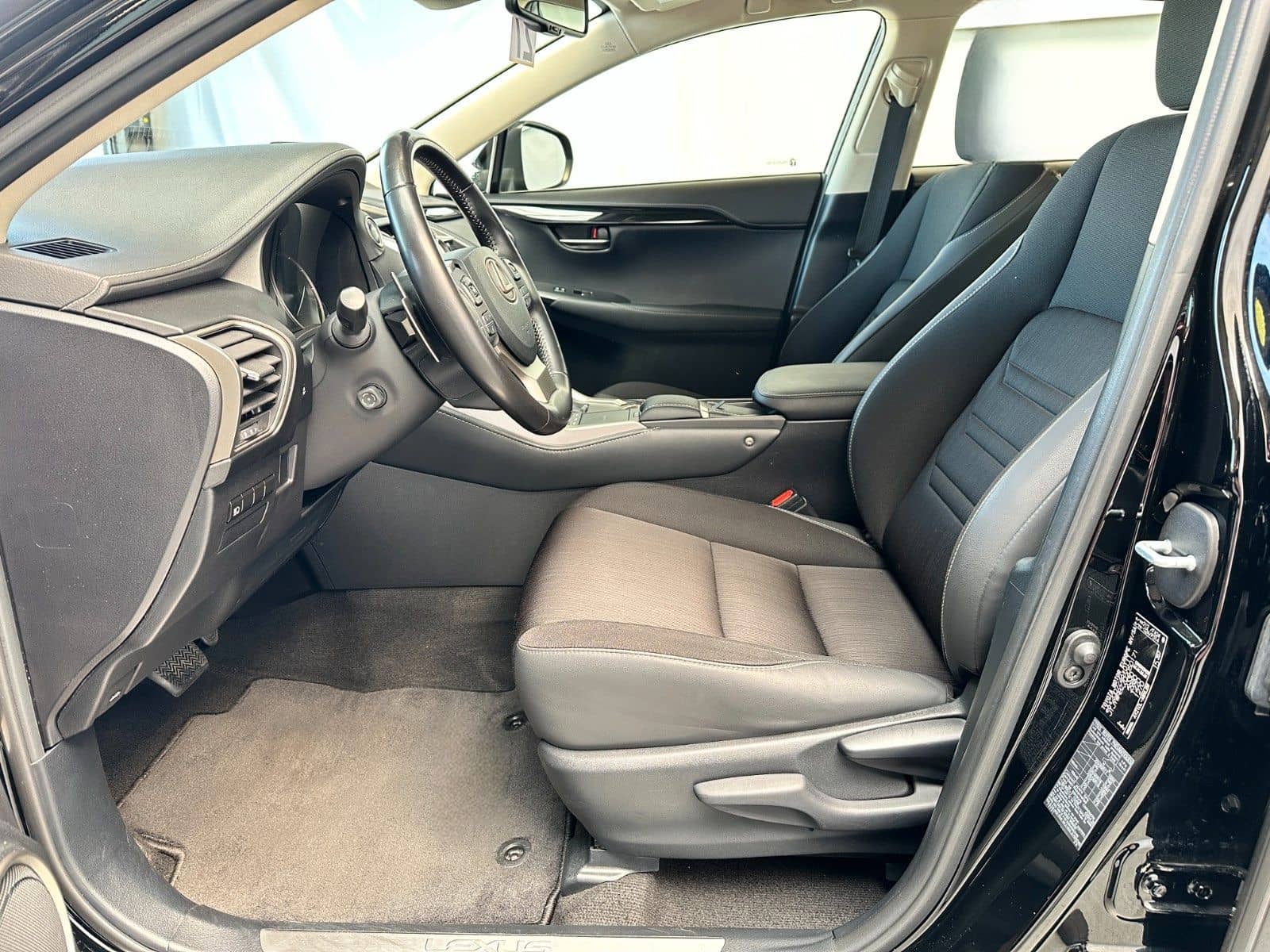 Lexus NX 300 | 2.5 Hybrid | 300h | Kamera | Automatik foto 9