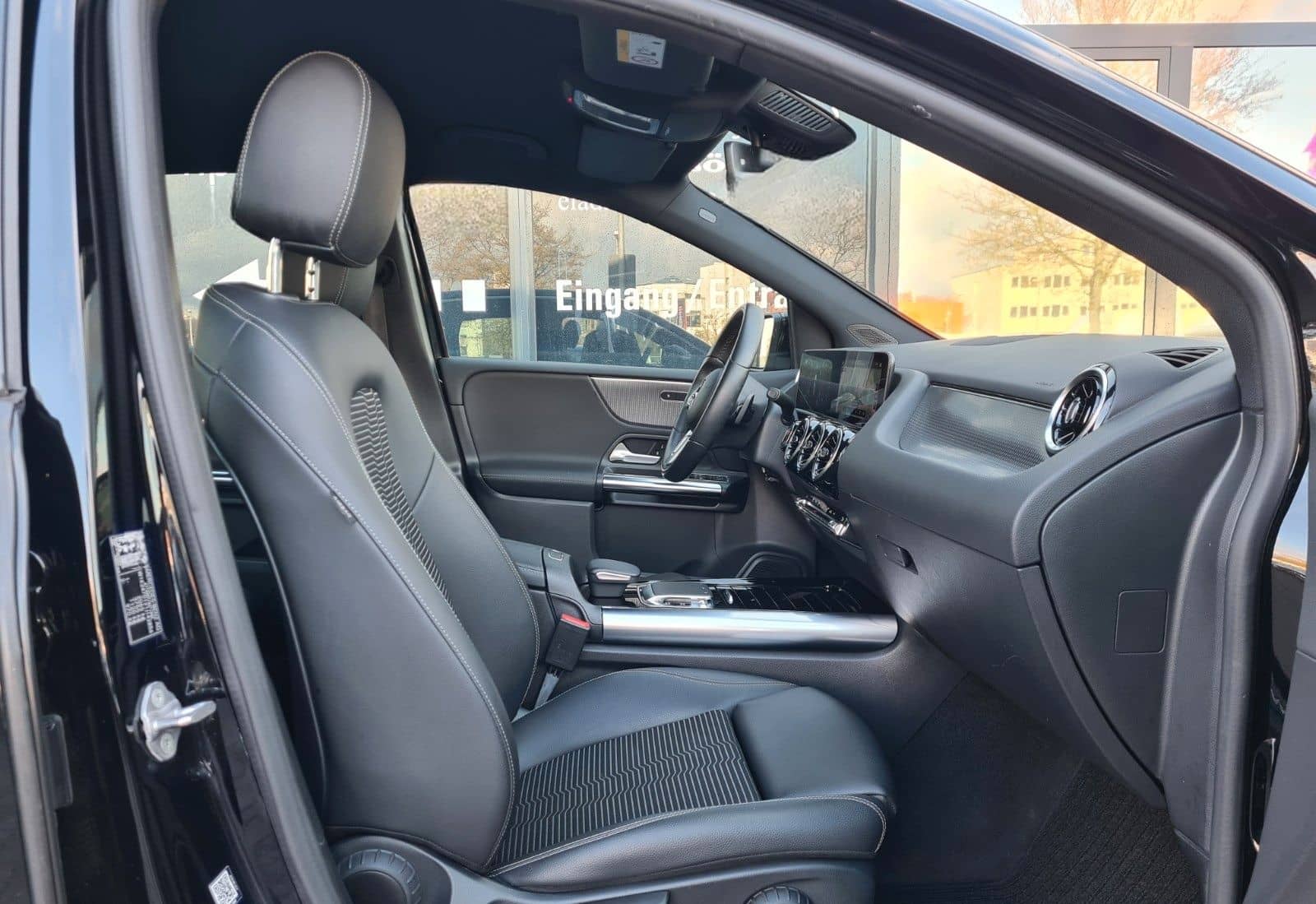 Mercedes-Benz B 200d 8G DCT - ASSISTS - LED - AHK - WIDE - foto 16