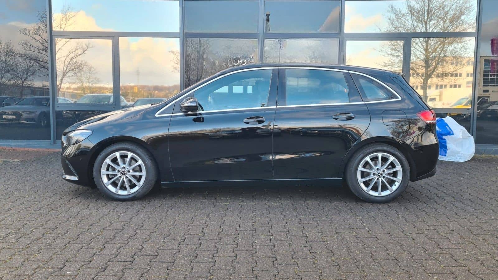 Mercedes-Benz B 200d 8G DCT - ASSISTS - LED - AHK - WIDE - foto 4