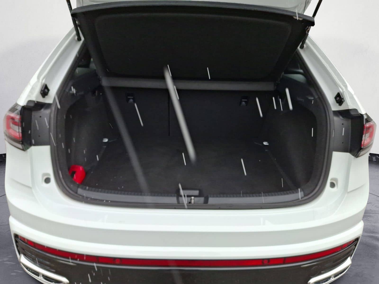 Volkswagen Taigo R-Line 1,5 TSI OPF DSG foto 13