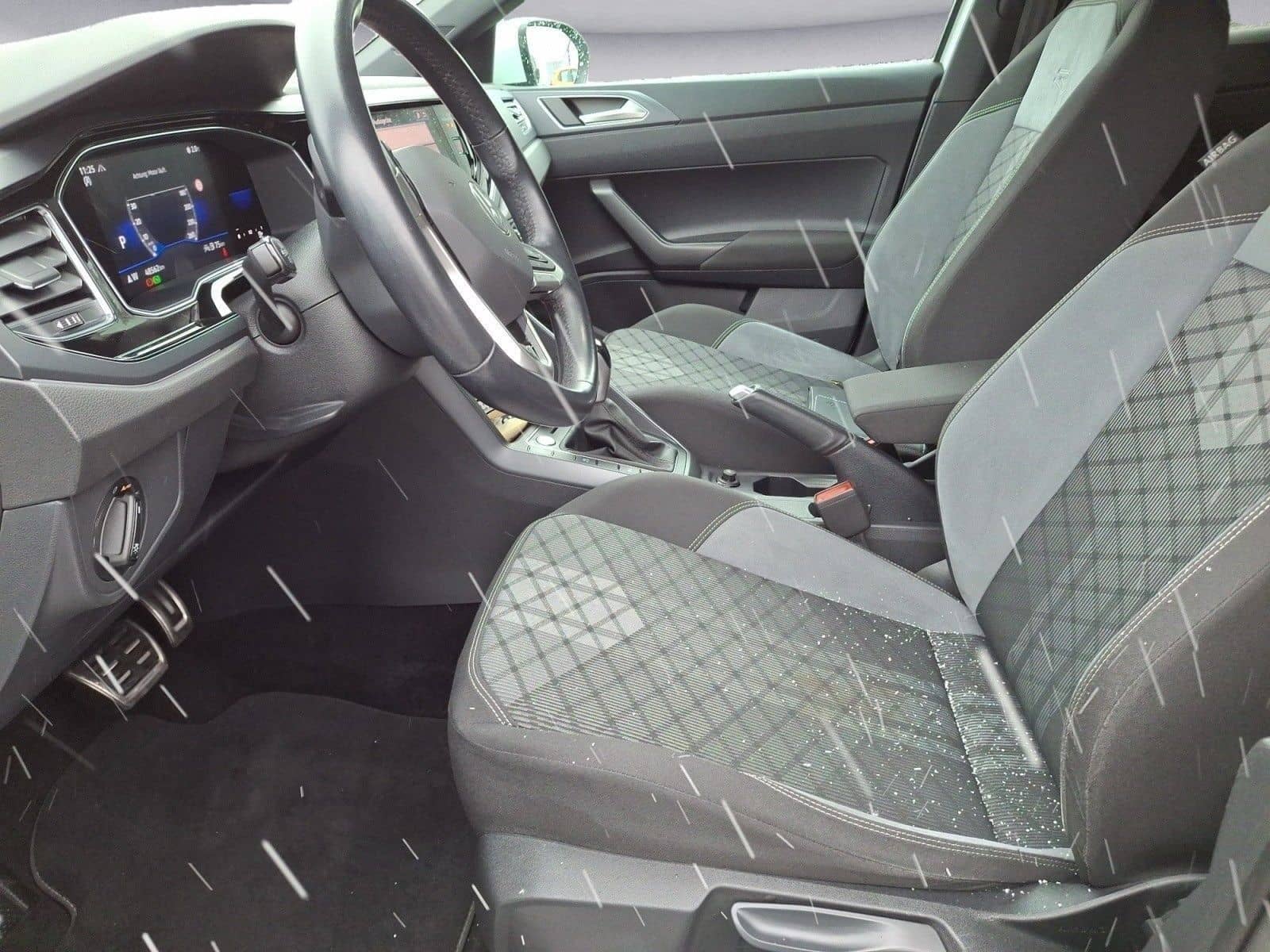 Volkswagen Taigo R-Line 1,5 TSI OPF DSG foto 8