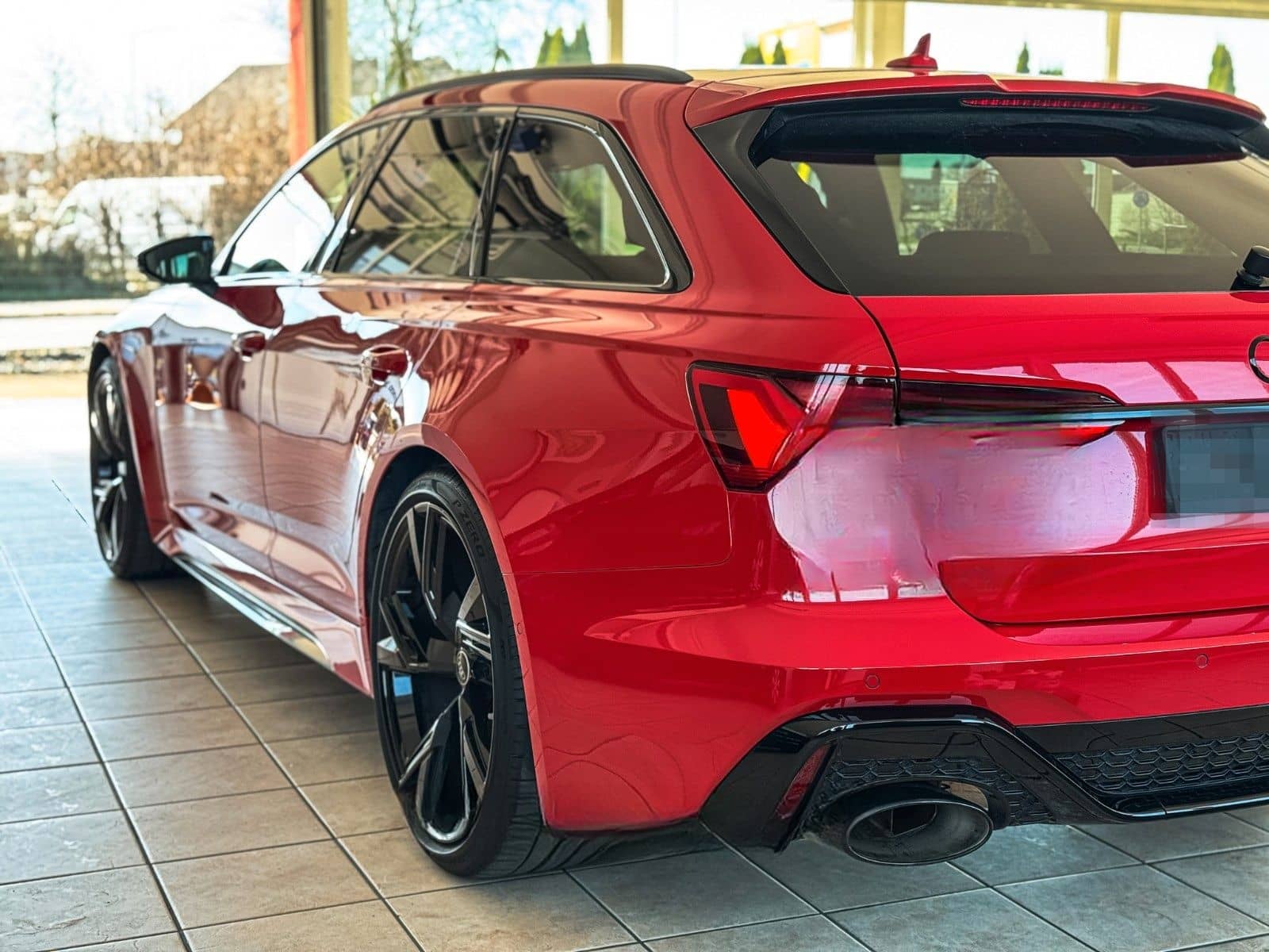 Audi RS6Avant4.0TFSI quattro/PANO/AHK/B&O/MwstVAT foto 12
