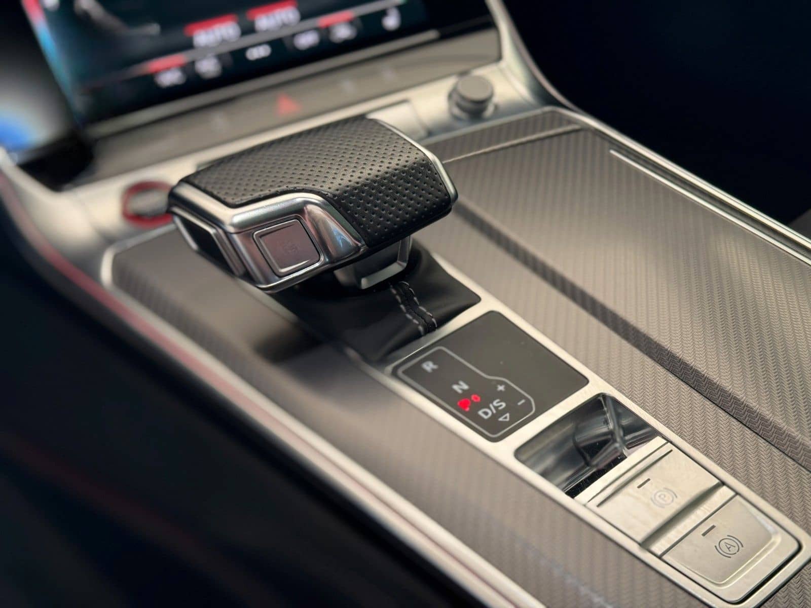 Audi RS6Avant4.0TFSI quattro/PANO/AHK/B&O/MwstVAT foto 18