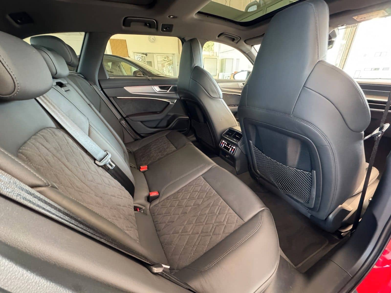 Audi RS6Avant4.0TFSI quattro/PANO/AHK/B&O/MwstVAT foto 23