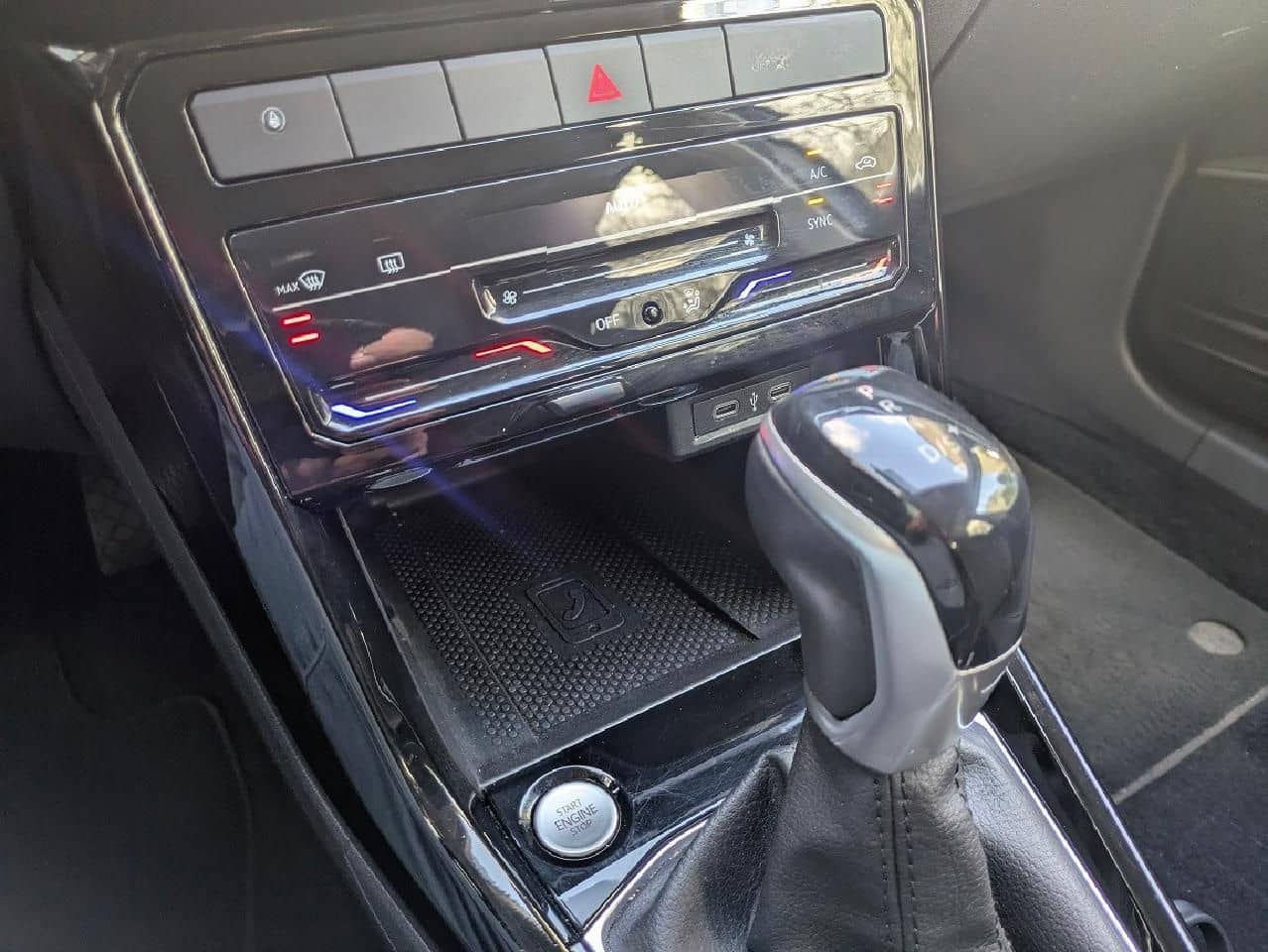 Volkswagen T-Cross 1.5 TSI Style *LED,Design,Cam* foto 10