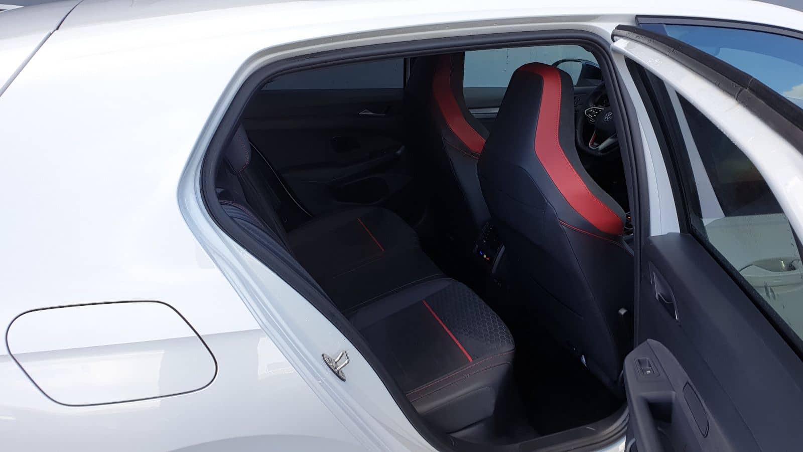 Volkswagen Golf 8 GTI Clubsport DSG Black*/Pano/Matrix/ACC foto 8