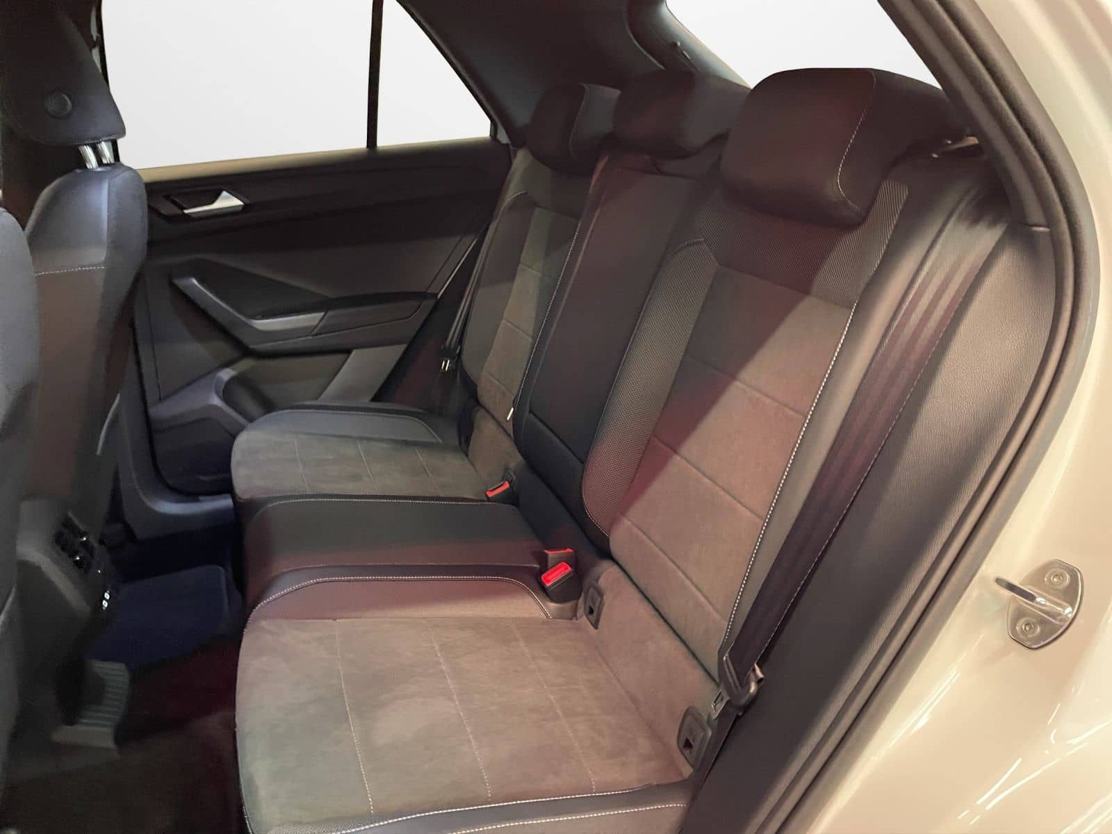 Volkswagen T-Roc 2.0 TDI DSG Black Style Style  AHK Navi LE foto 12