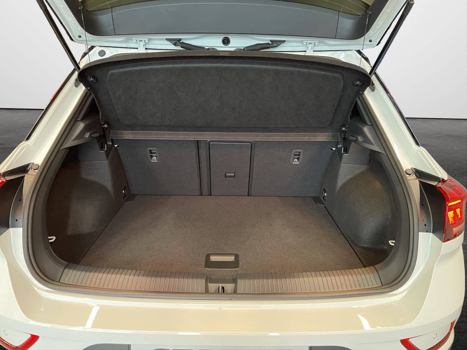 Volkswagen T-Roc 2.0 TDI DSG Black Style Style  AHK Navi LE foto 13