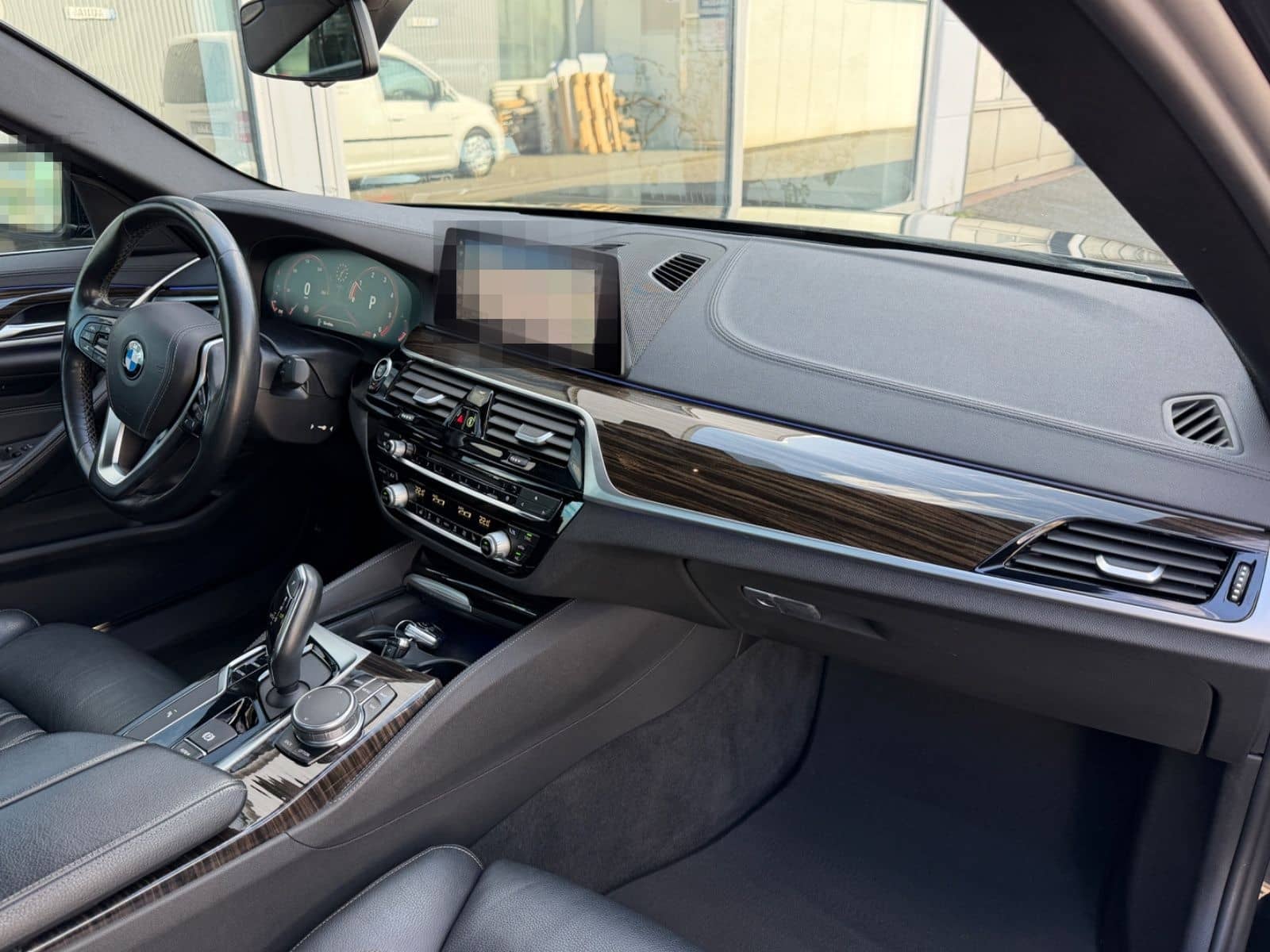 BMW 520 d Lim. Luxury Line LED/VirtualCock/Leder/AHK foto 8