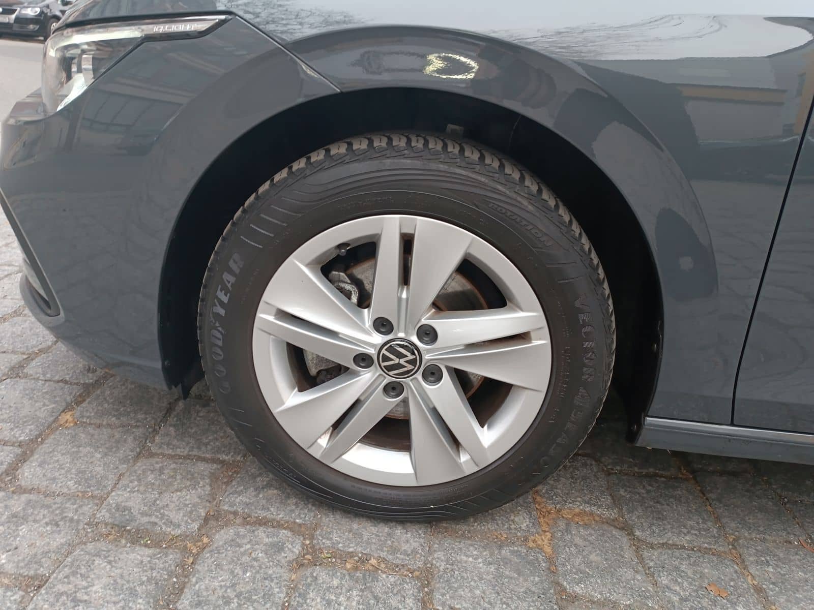 Volkswagen Golf VIII 1.0 eTSI Life DSG *PANO*IQ-MATRIX*HuD* foto 7