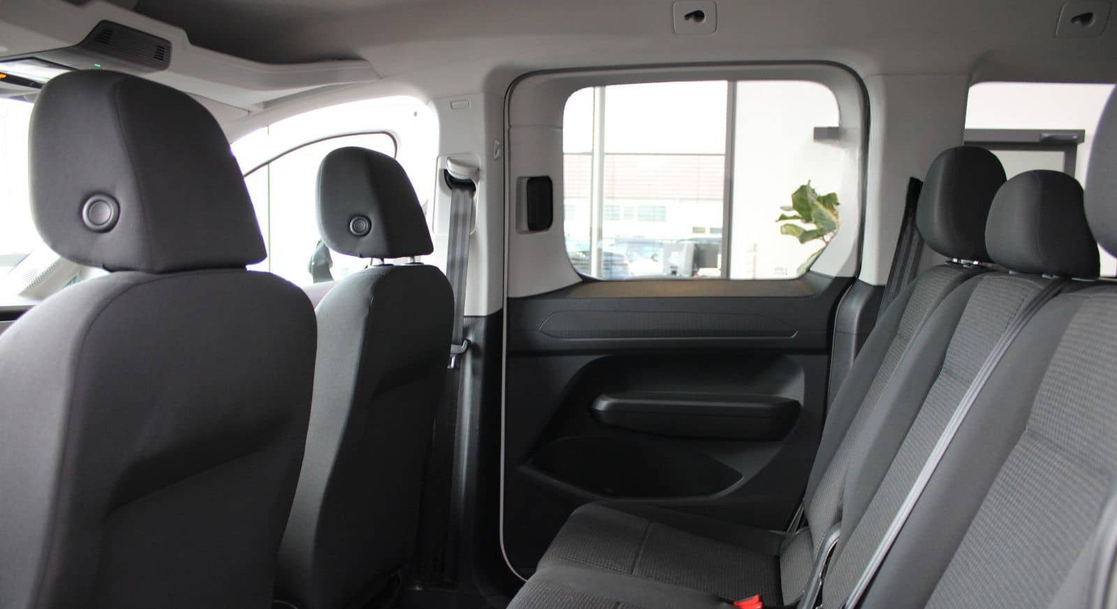 Volkswagen CADDY 2.0 TDI DSG 1.HAND/AHK/NAVI/8-FACH! foto 17