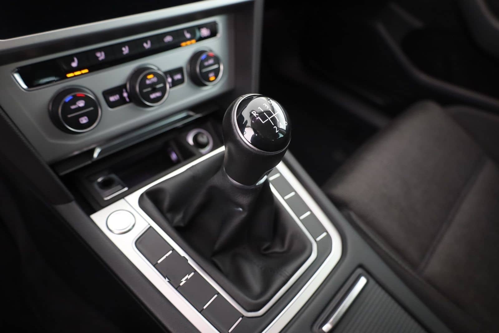 Volkswagen Passat Variant 1.5 TSI Comfortline Navi ACC PDC foto 13