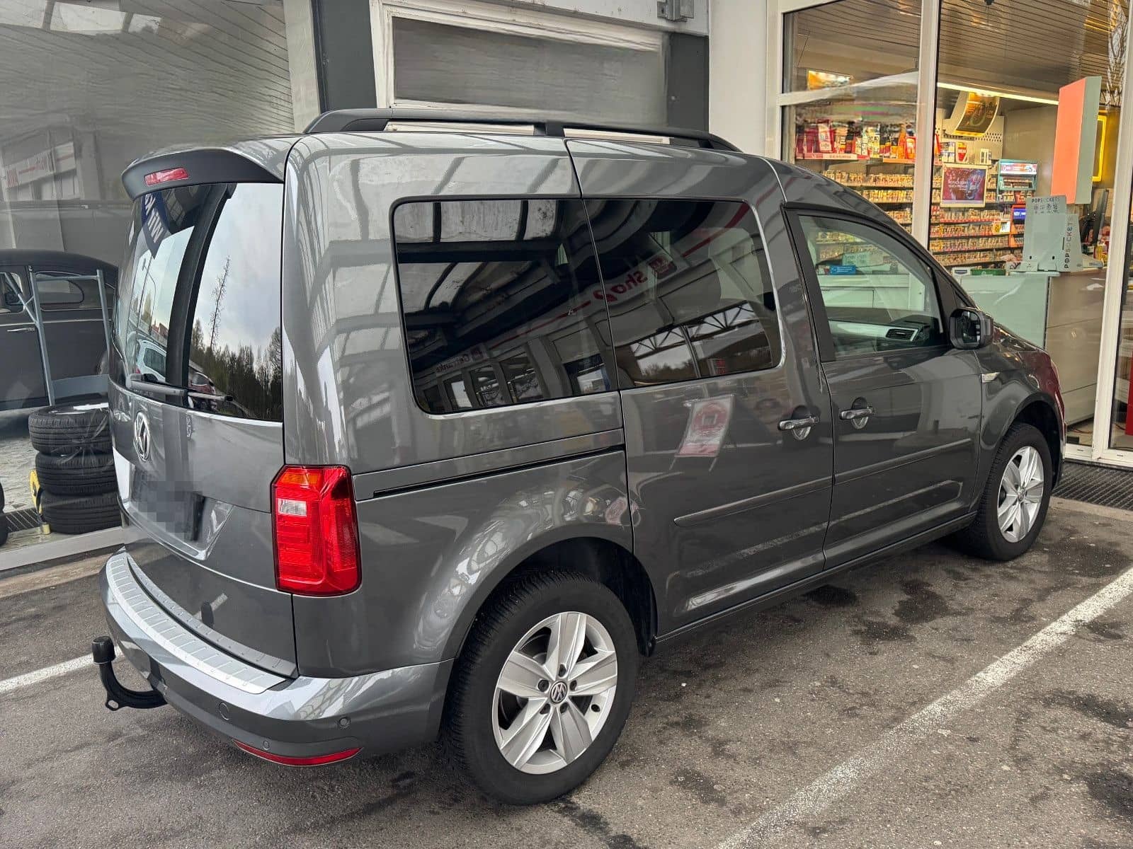 Volkswagen Caddy 1,4 TSI Comfortlin Navi AHK Sitz+ Standhzg foto 3