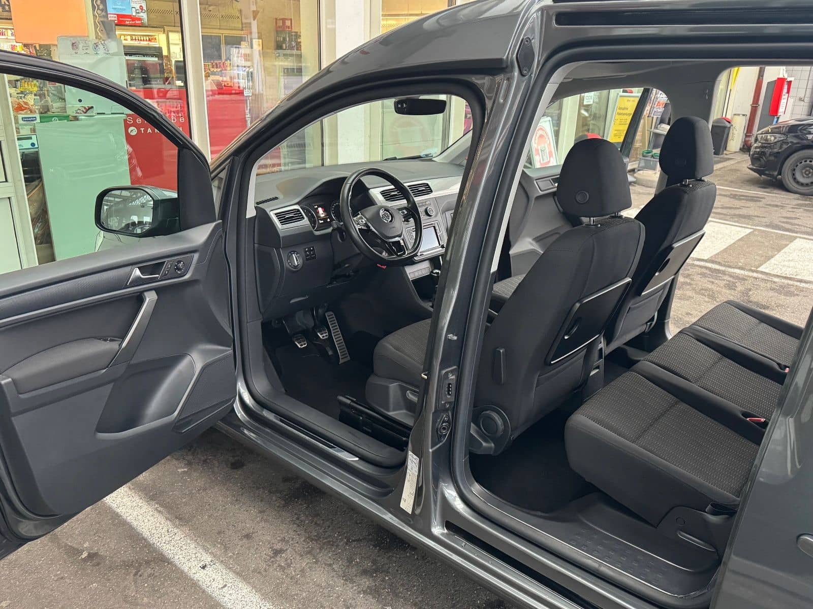 Volkswagen Caddy 1,4 TSI Comfortlin Navi AHK Sitz+ Standhzg foto 5