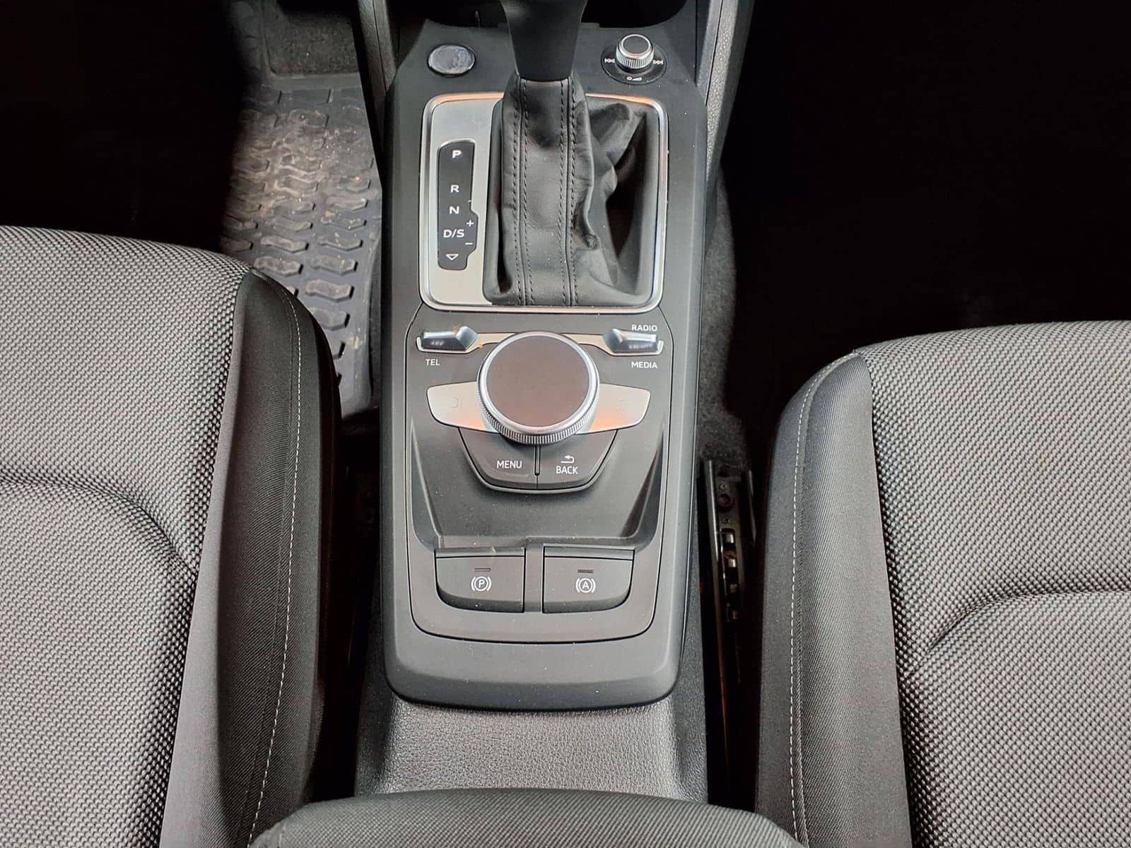 Audi Q2 35 TFSI S tronic advanced BLIS KAM foto 5