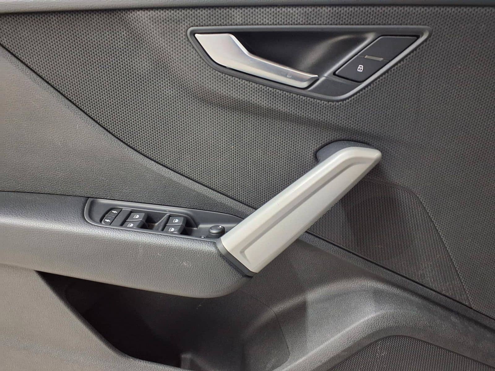 Audi Q2 35 TFSI S tronic advanced BLIS KAM foto 9