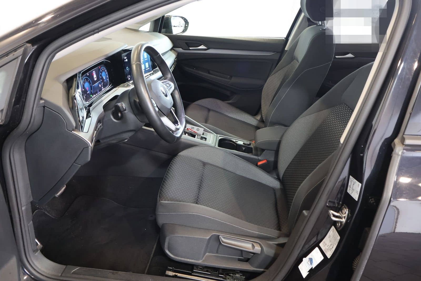 Volkswagen Golf VIII 2.0 TDI Active AID+ACC+LED+KAM+17"+AHK foto 12