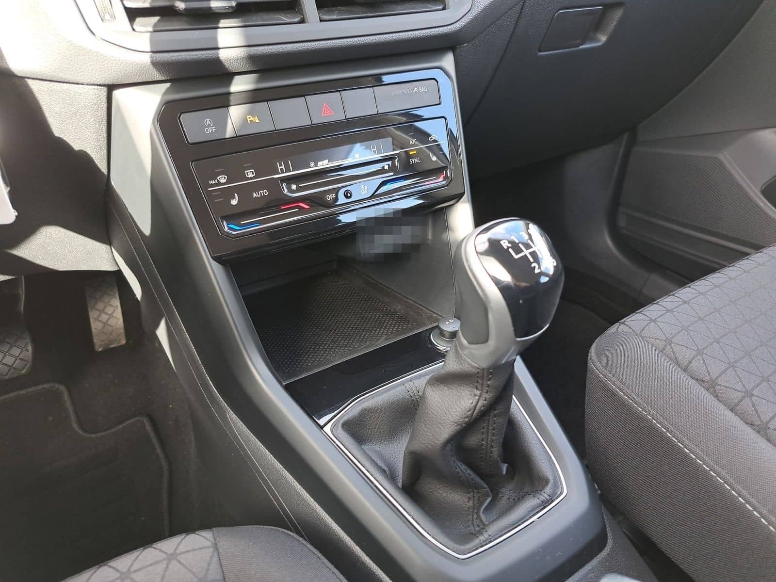 Volkswagen T-Cross Life 1.0 TSI APP DAB TEL PDC SHZ foto 22