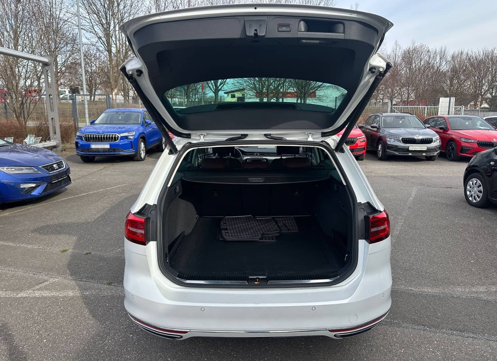 Volkswagen Passat Var. Highline 2.0TDI 4Motion DSG R-Line foto 13