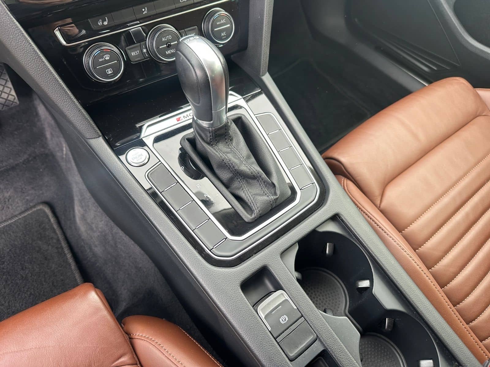 Volkswagen Passat Var. Highline 2.0TDI 4Motion DSG R-Line foto 17