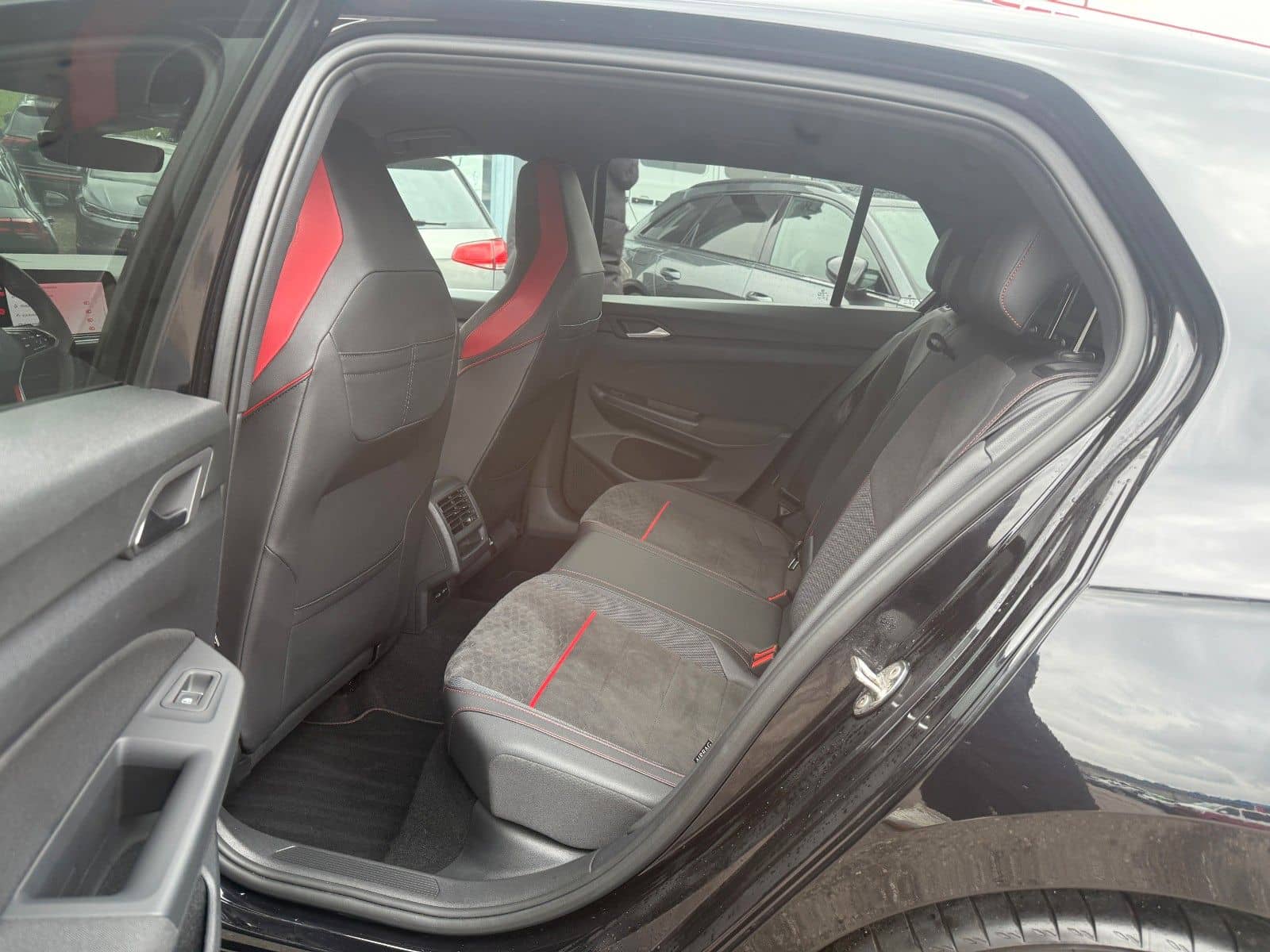 Volkswagen Golf VIII Lim. GTI Clubsport*ACC*DCC*Matrix foto 18