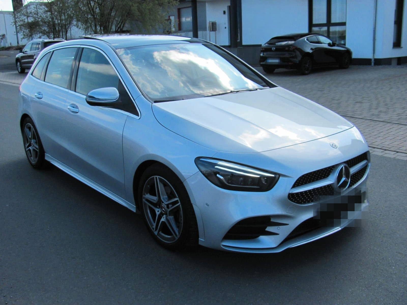 Mercedes-Benz B 200 d AMG foto 2