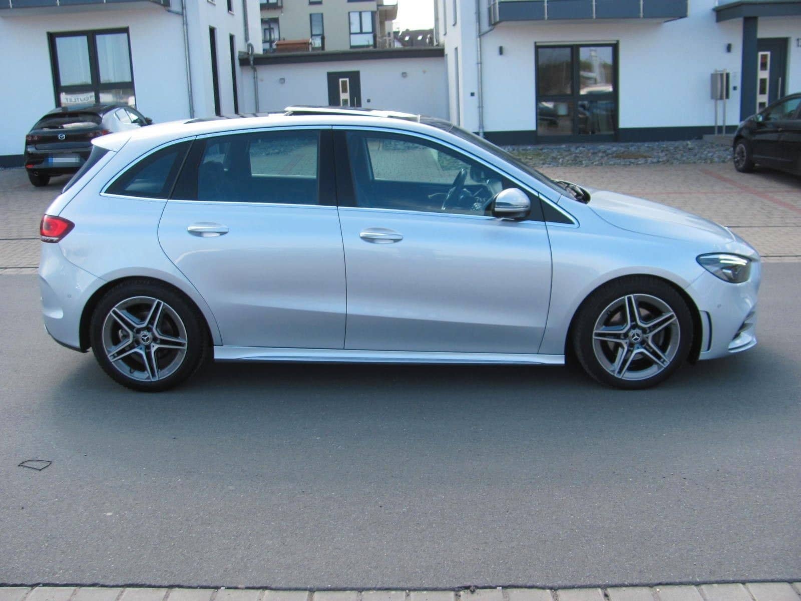 Mercedes-Benz B 200 d AMG foto 4