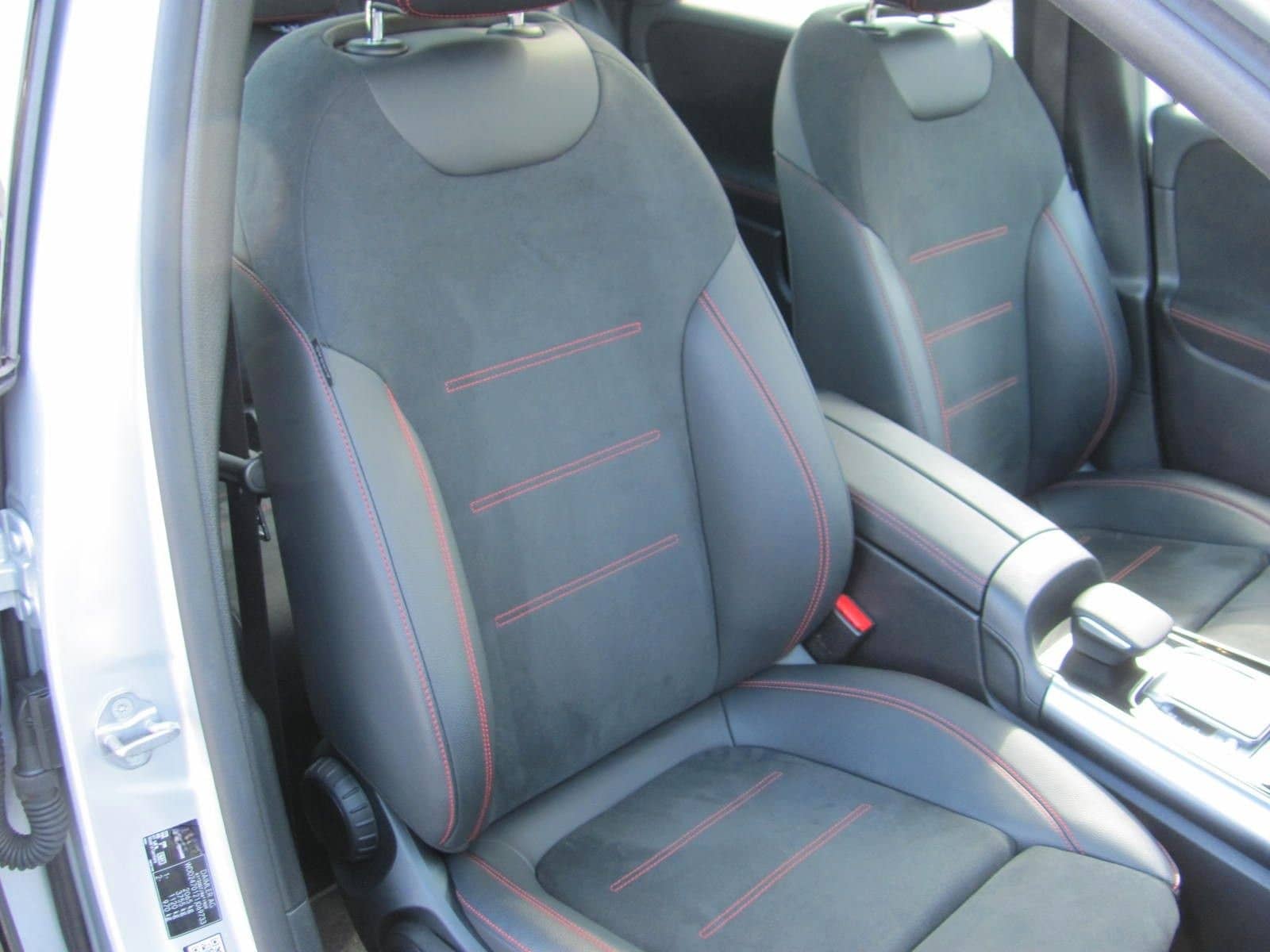 Mercedes-Benz B 200 d AMG foto 9