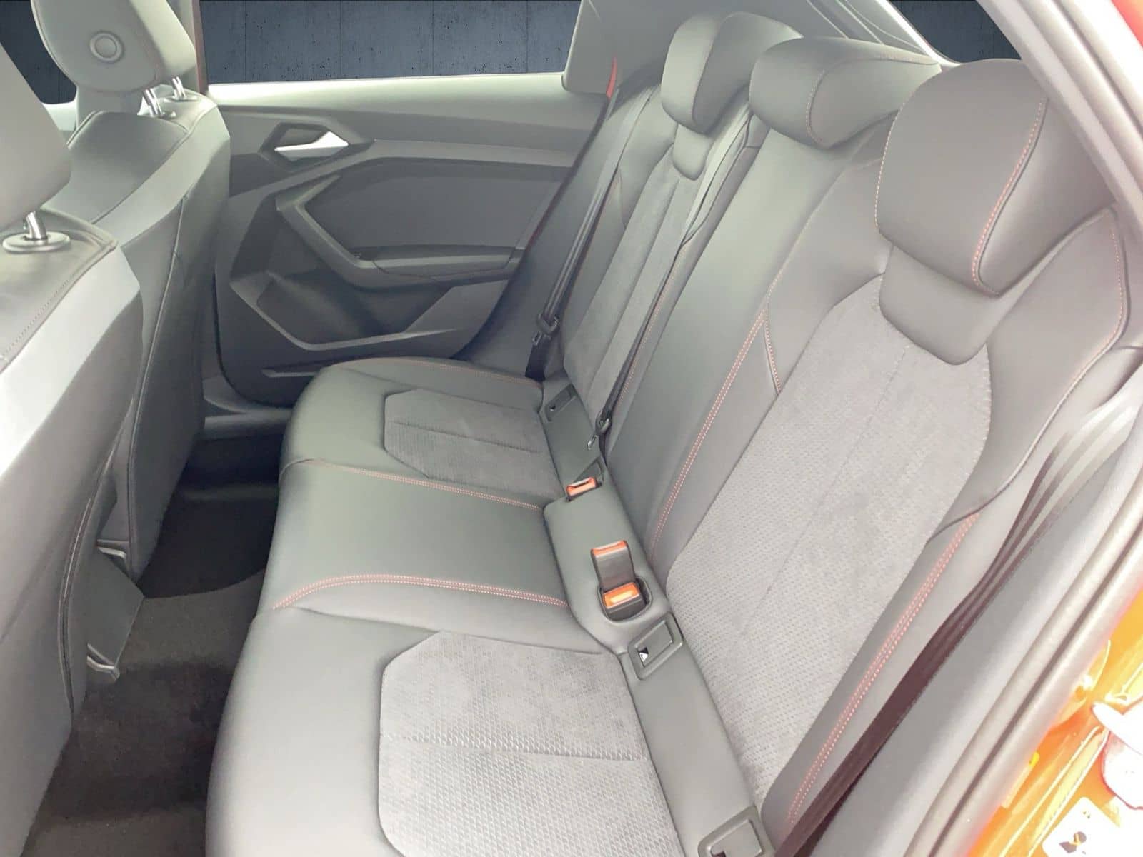 Audi A1 Sportback S line 40 TFSI S tr. LED 18 FLA ACC foto 11