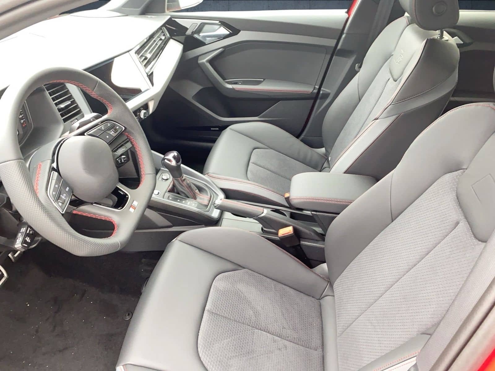 Audi A1 Sportback S line 40 TFSI S tr. LED 18 FLA ACC foto 8