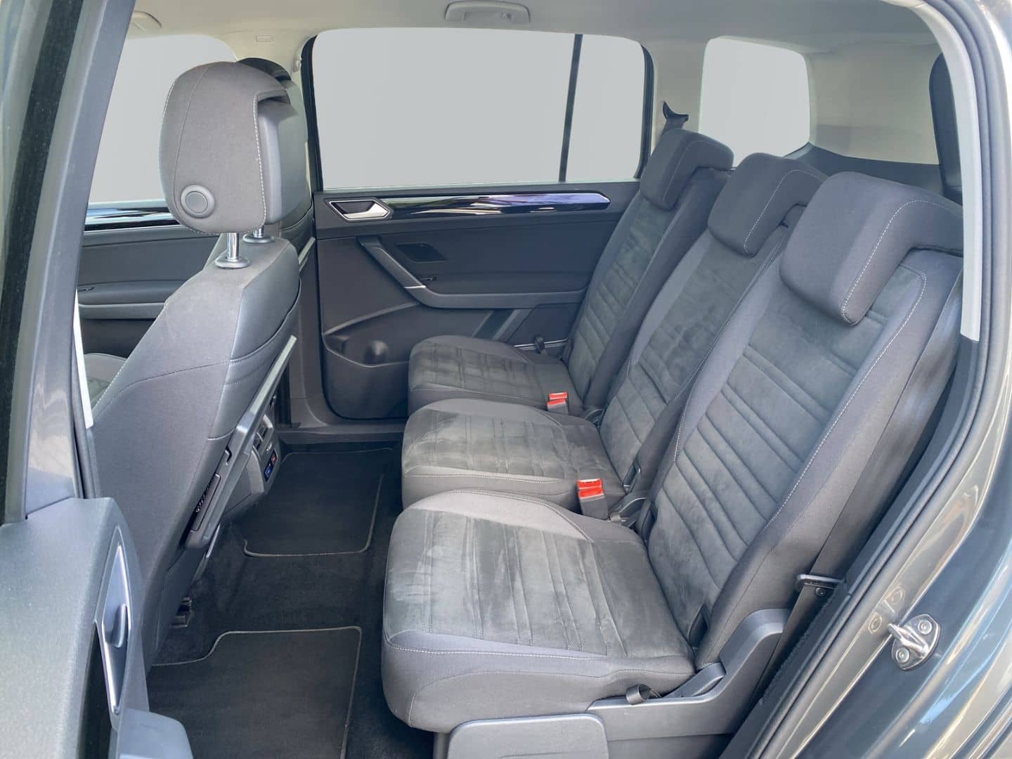 Volkswagen Touran Highline 1.4 TSI DSG Massage Navi SHZ ACC foto 11