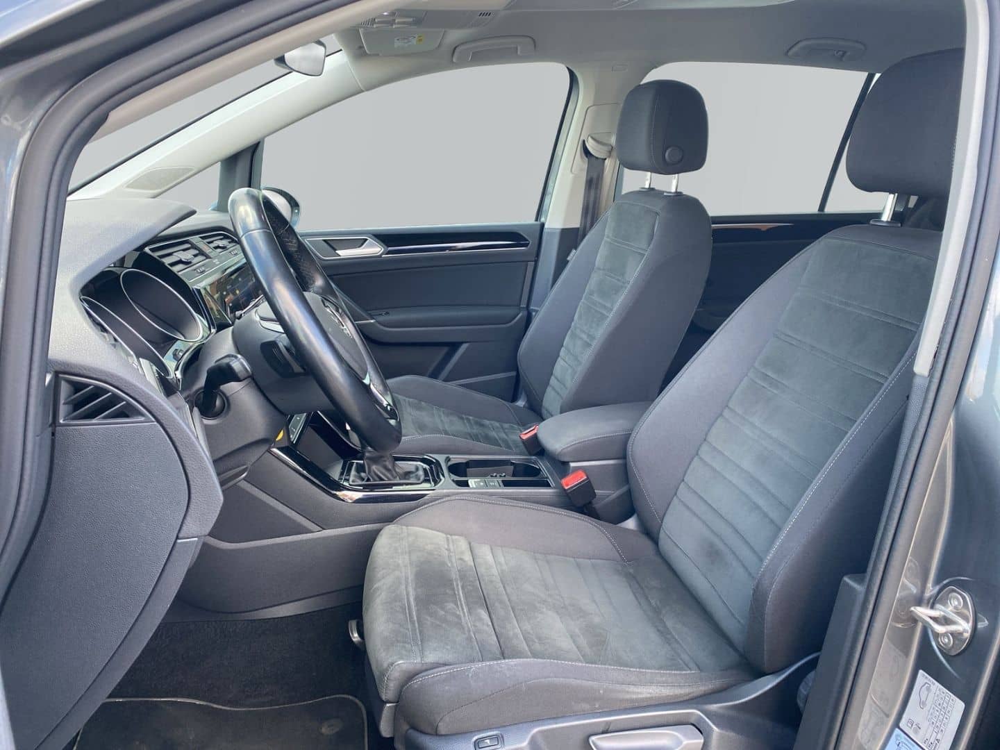 Volkswagen Touran Highline 1.4 TSI DSG Massage Navi SHZ ACC foto 3