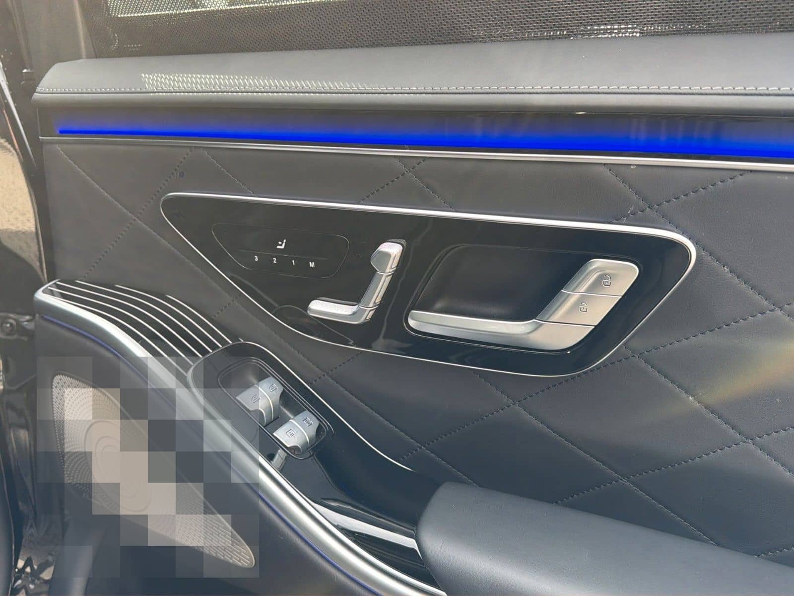 Mercedes-Benz 4Matic AMG Head-UP Burmester PANO Memory foto 22