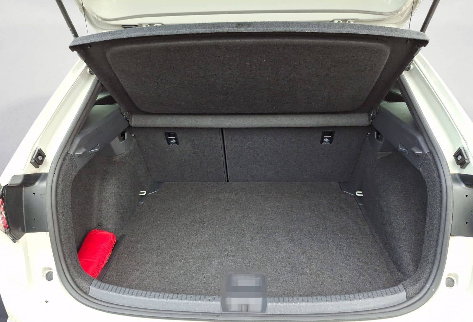 Volkswagen Taigo 1.0 TSI R-LINE foto 11