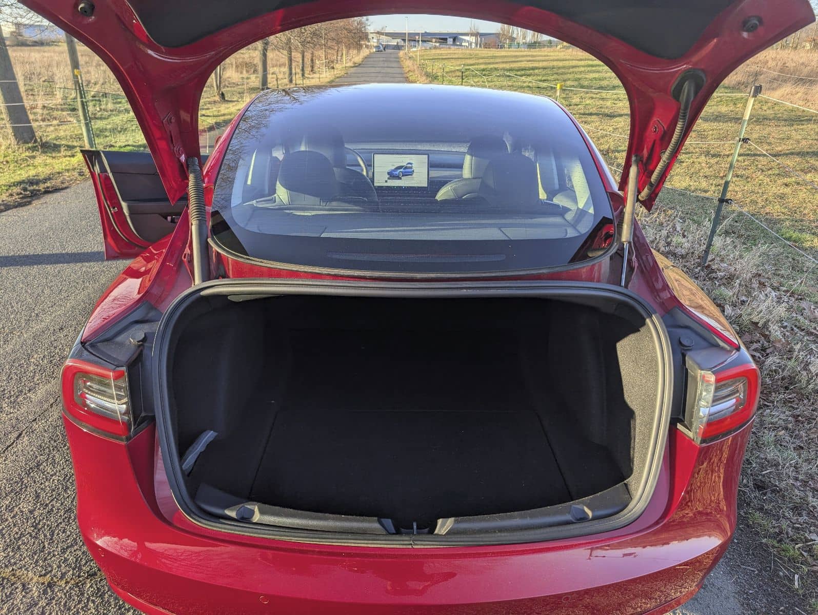 Tesla Model 3 Performance Dual AWD Autopilot 8xBereift foto 9