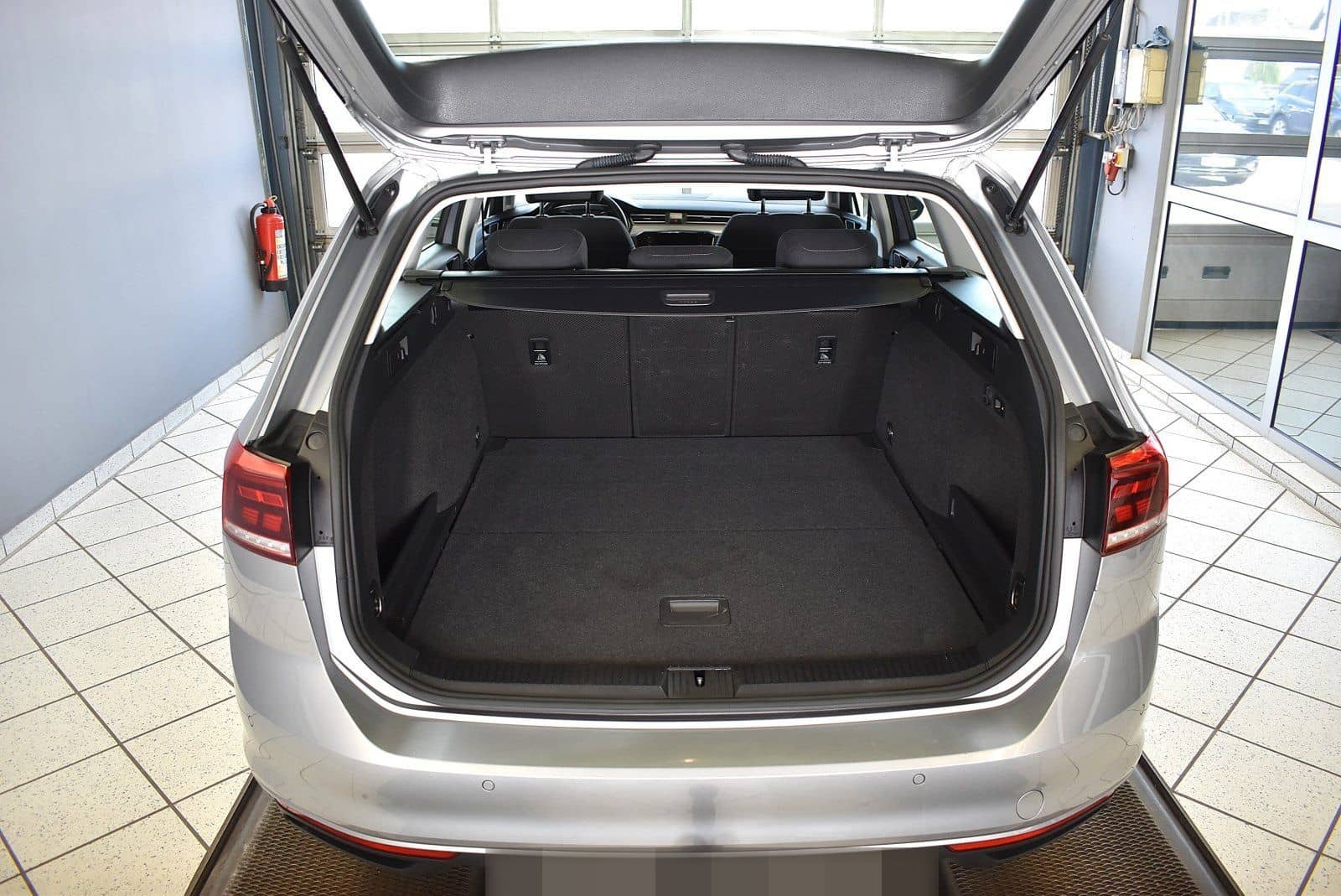 Volkswagen Passat Variant 2.0TDI Business DSG*AHK*LED*ACC foto 9