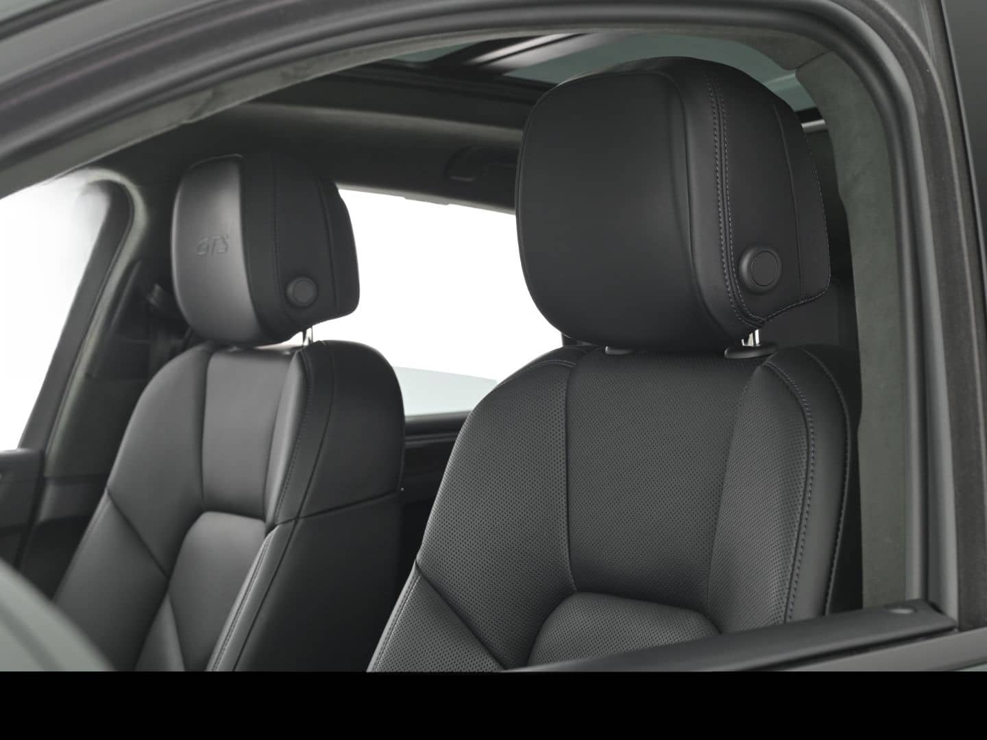 Porsche Macan GTS / PTS Luftfederung Privacyverglasung B foto 22